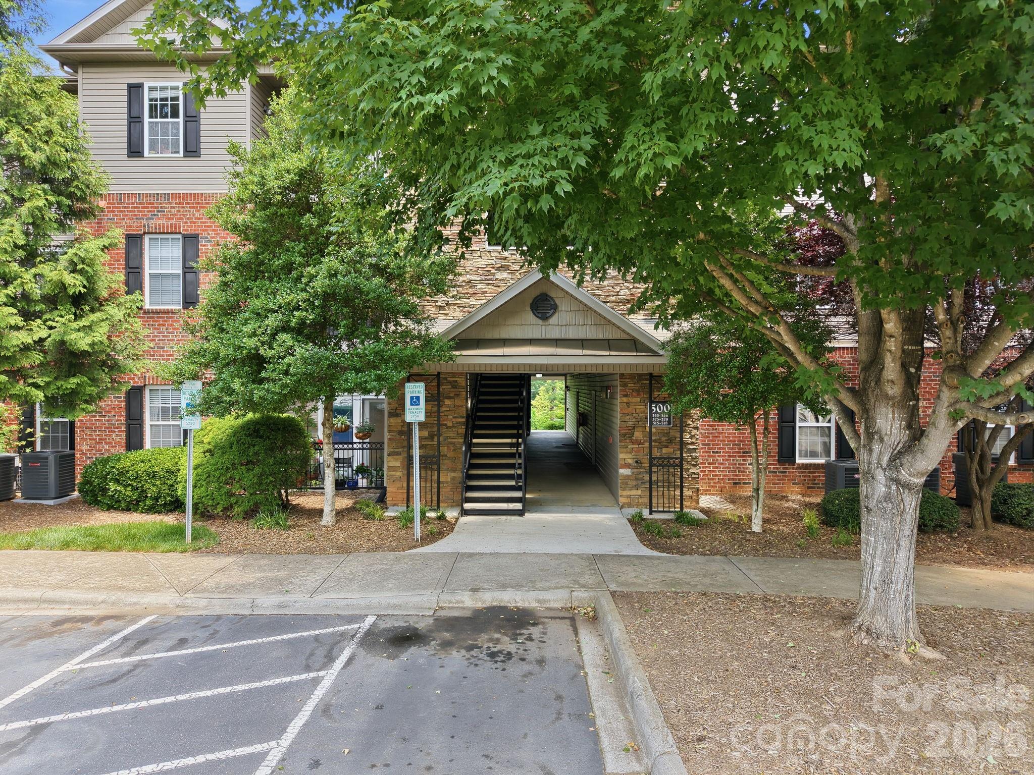 528 Appeldoorn Circle — Asheville