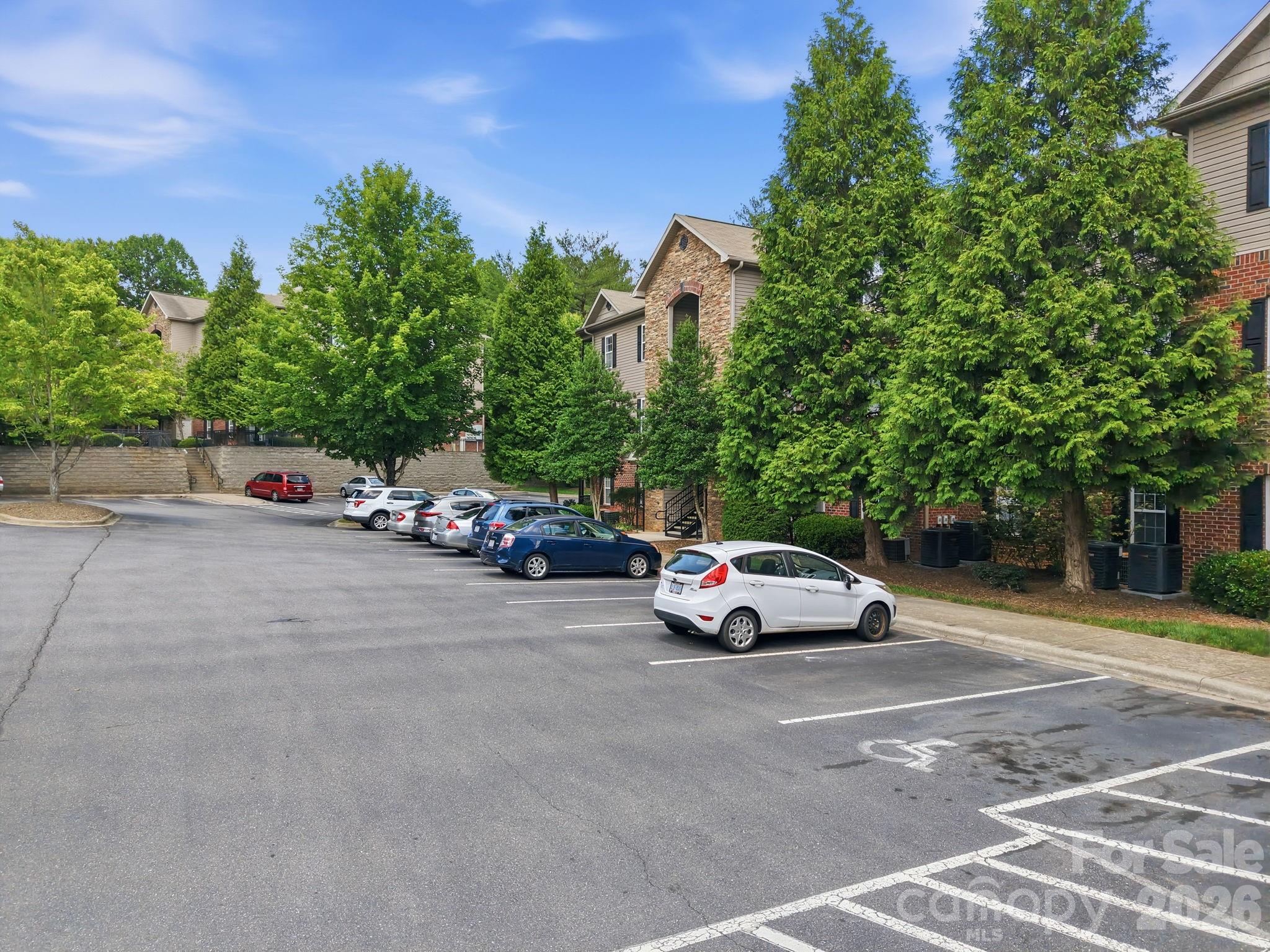 528 Appeldoorn Circle — Asheville