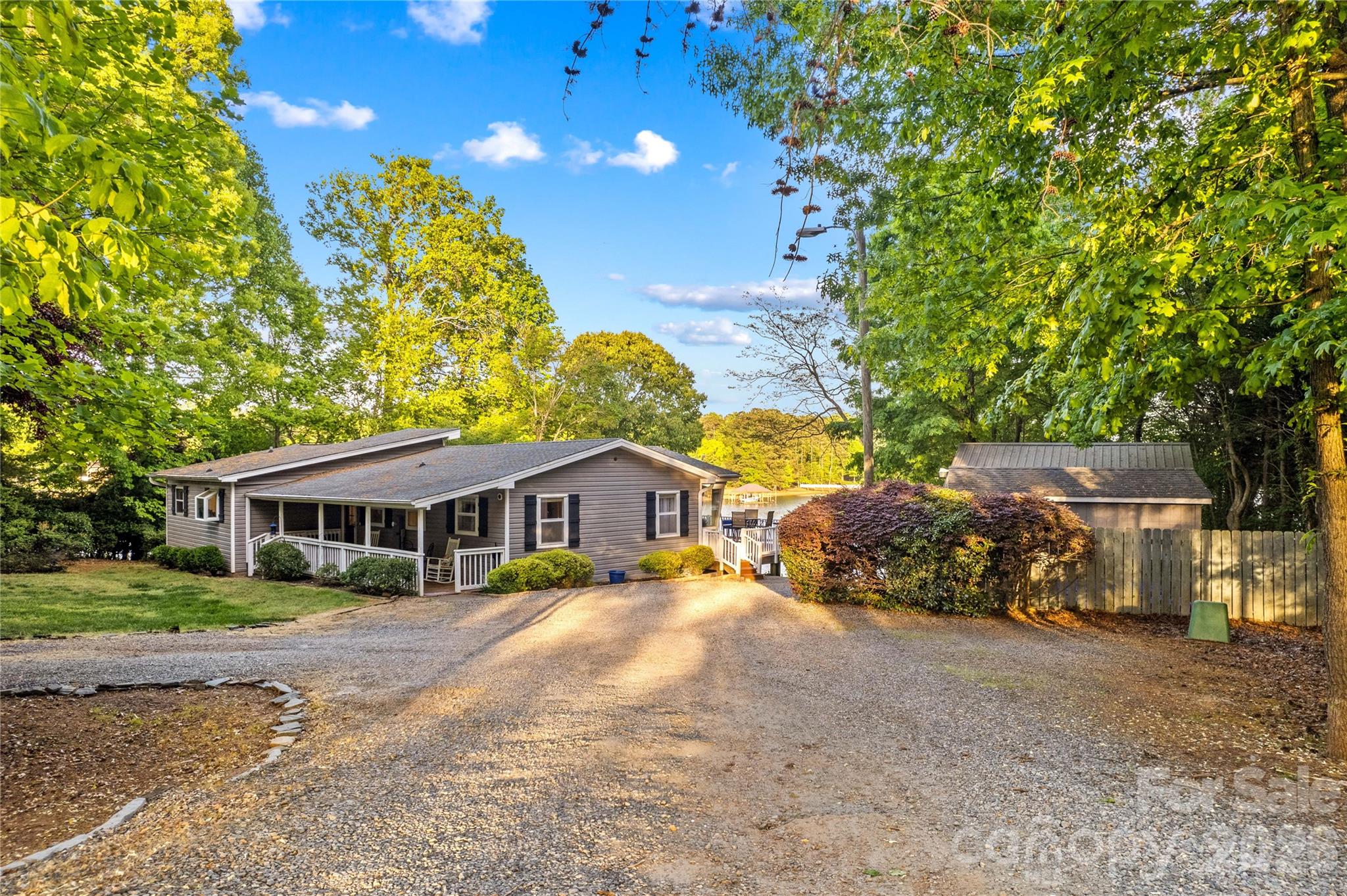 785 Kemp Road — Mooresville