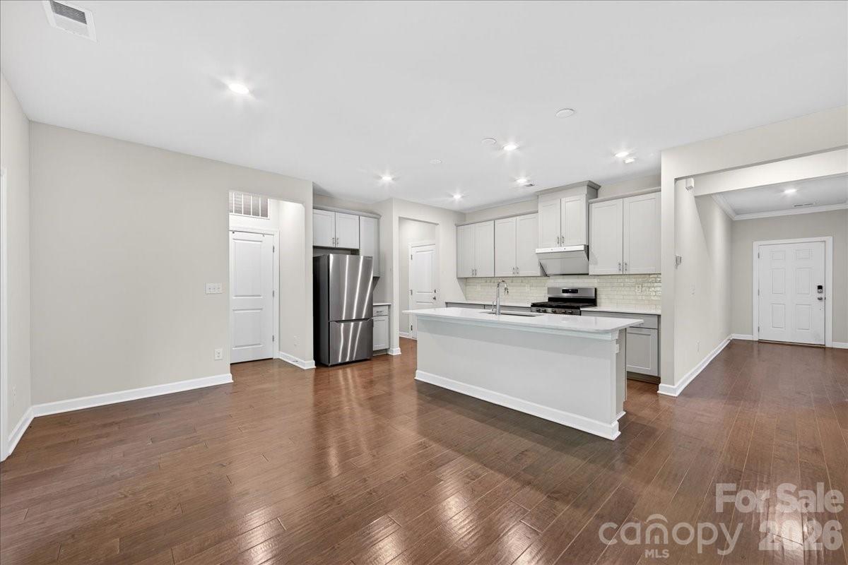 1220 Gossamer Hill Drive — Belmont
