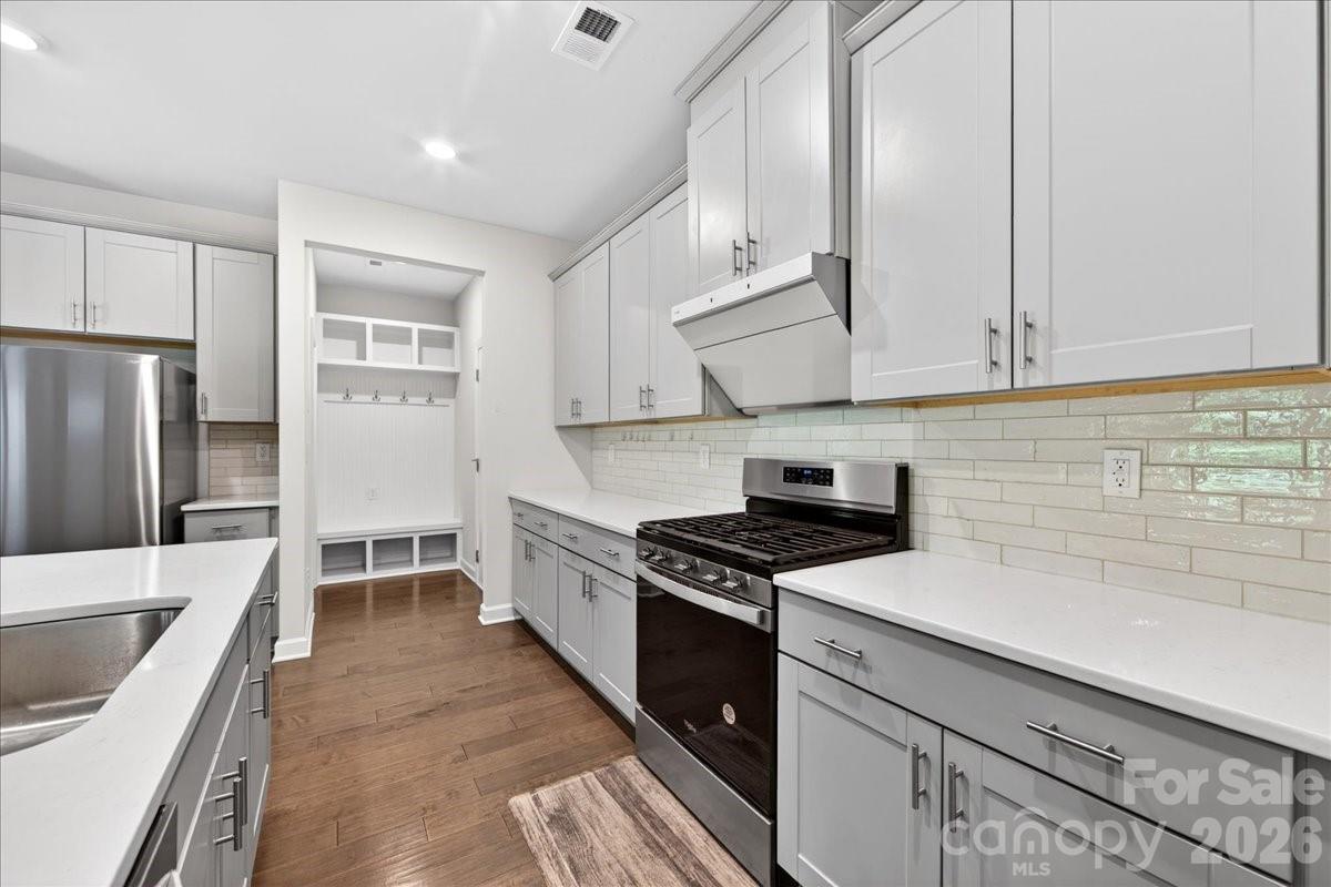 1220 Gossamer Hill Drive — Belmont