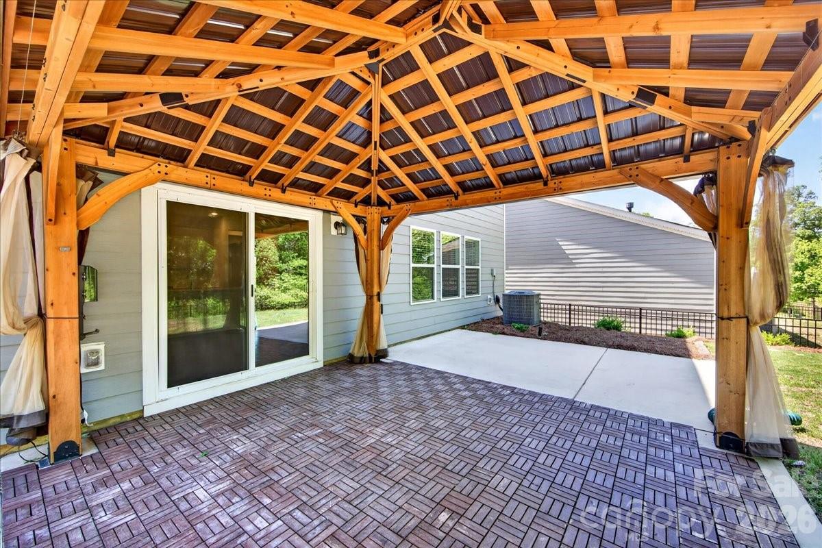 1220 Gossamer Hill Drive — Belmont