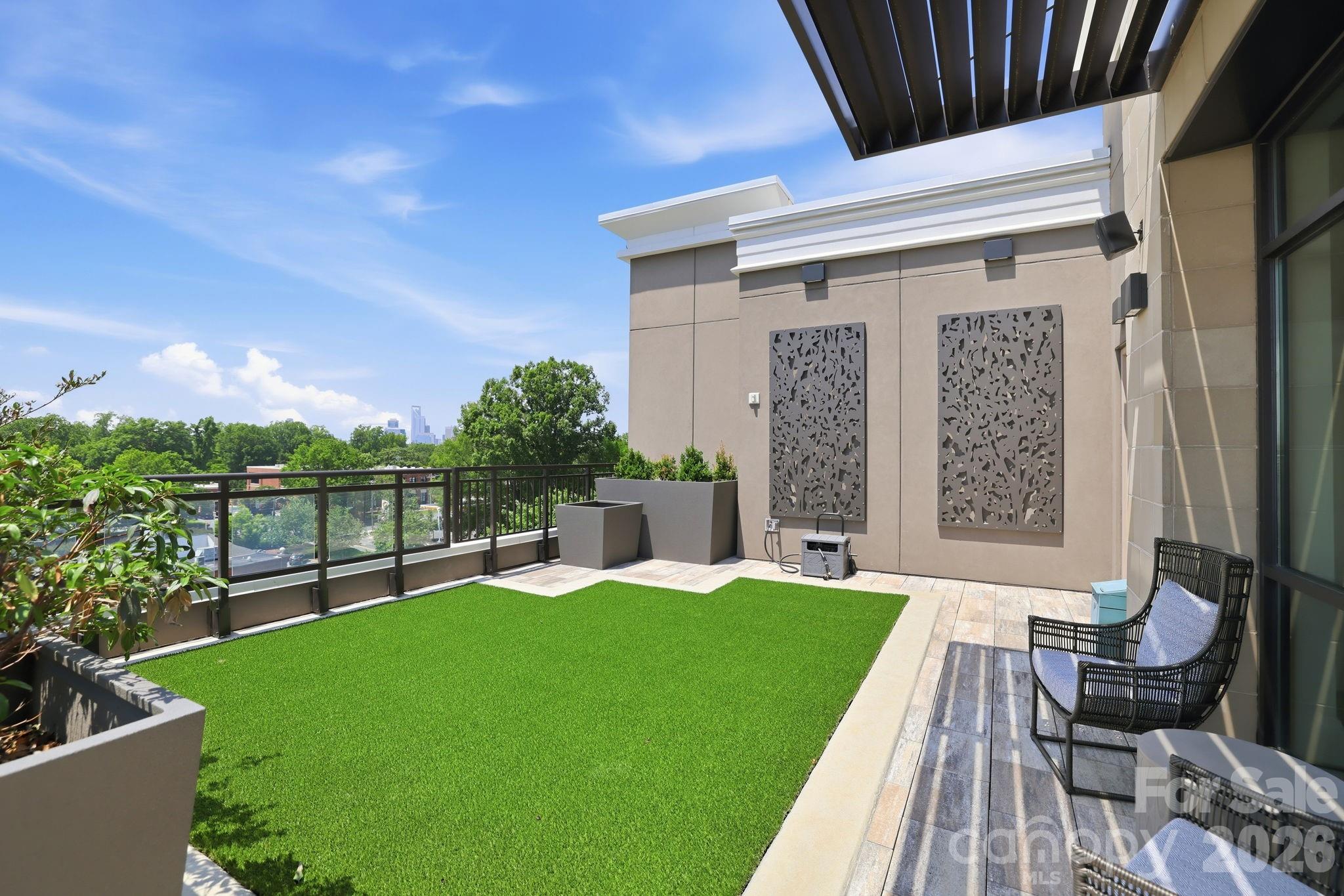 130 Cherokee Road #406 — Charlotte