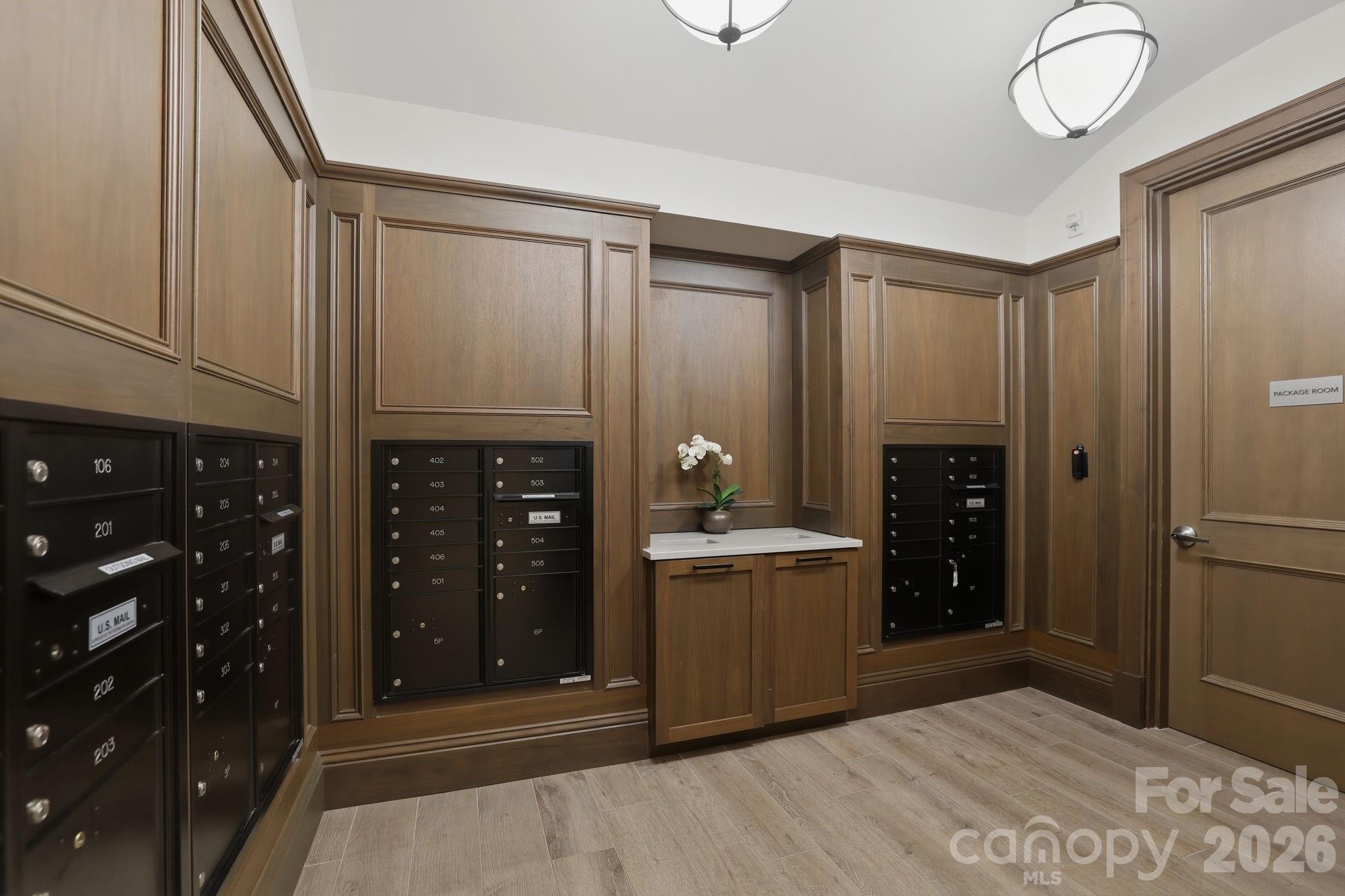 130 Cherokee Road #406 — Charlotte