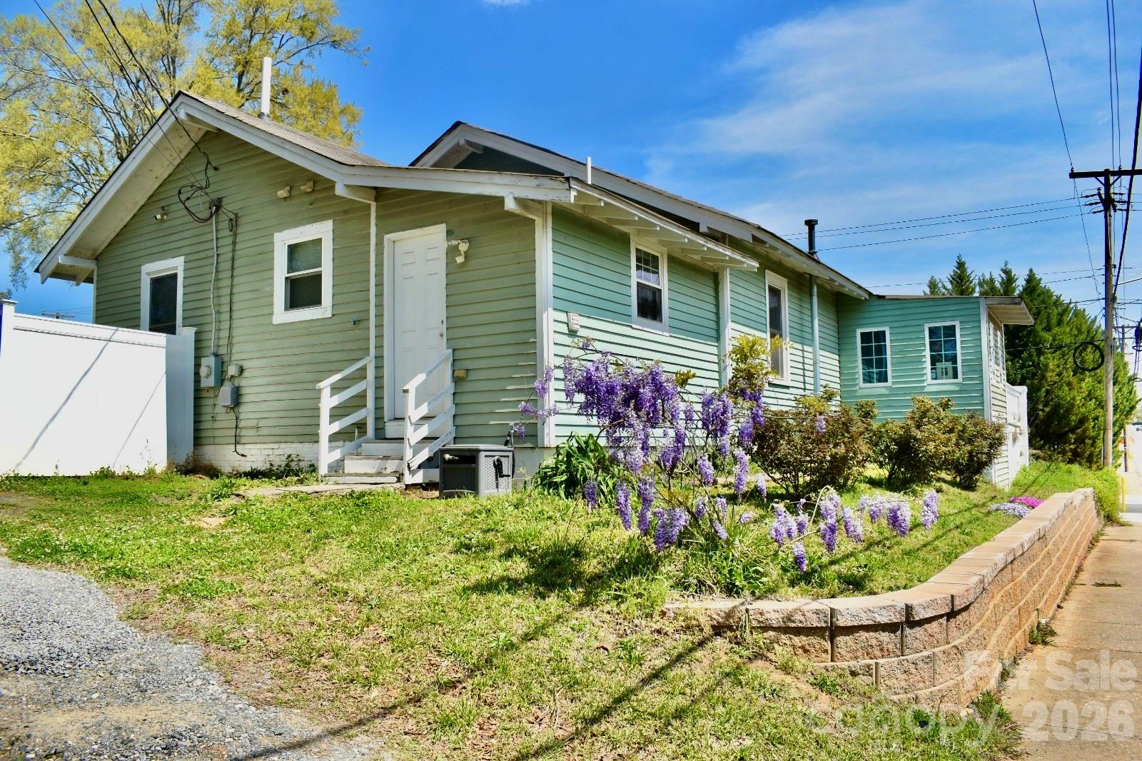 218 Mcbrayer Street — Shelby