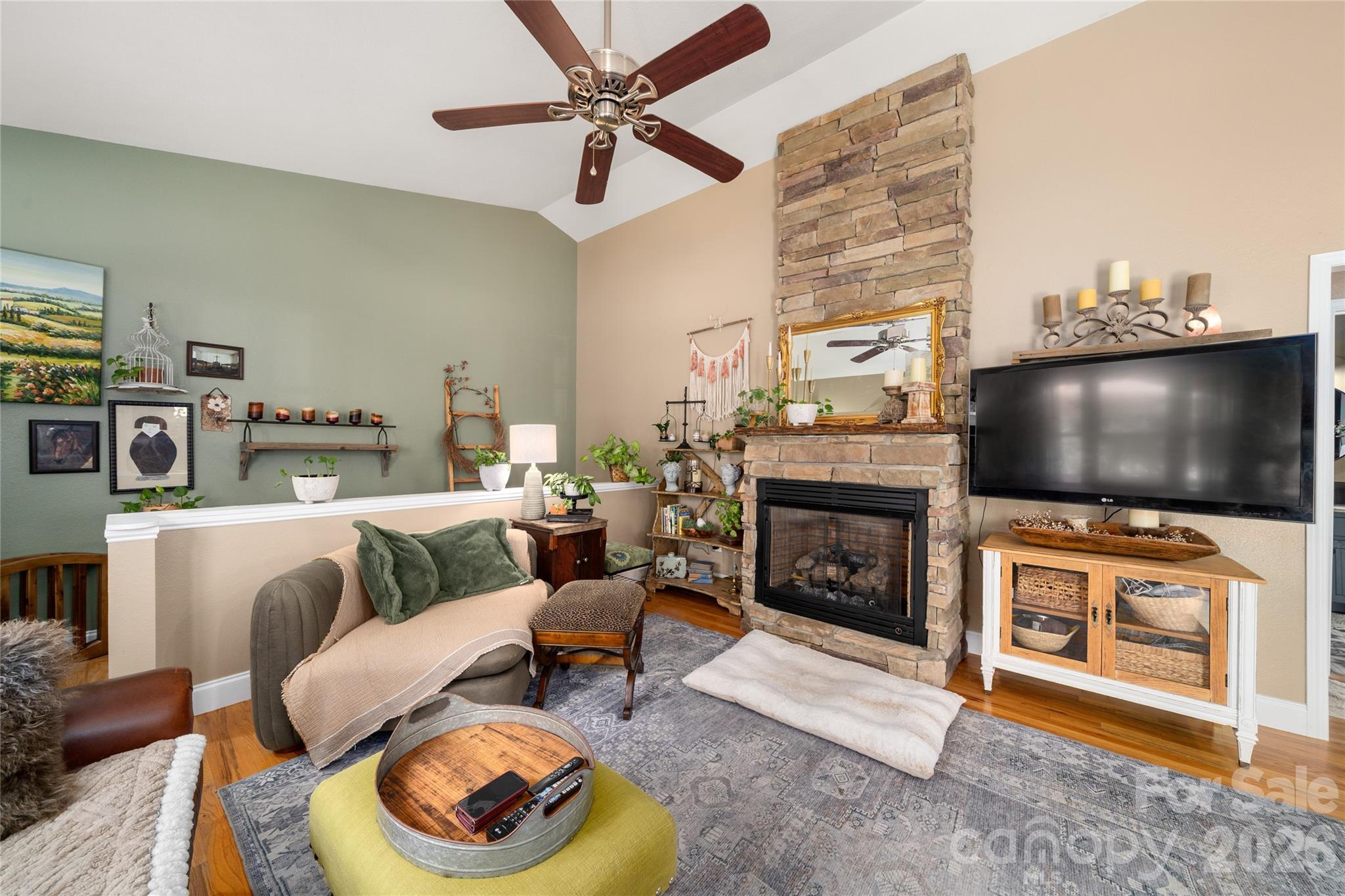 40 Whipoorwill Way — Waynesville