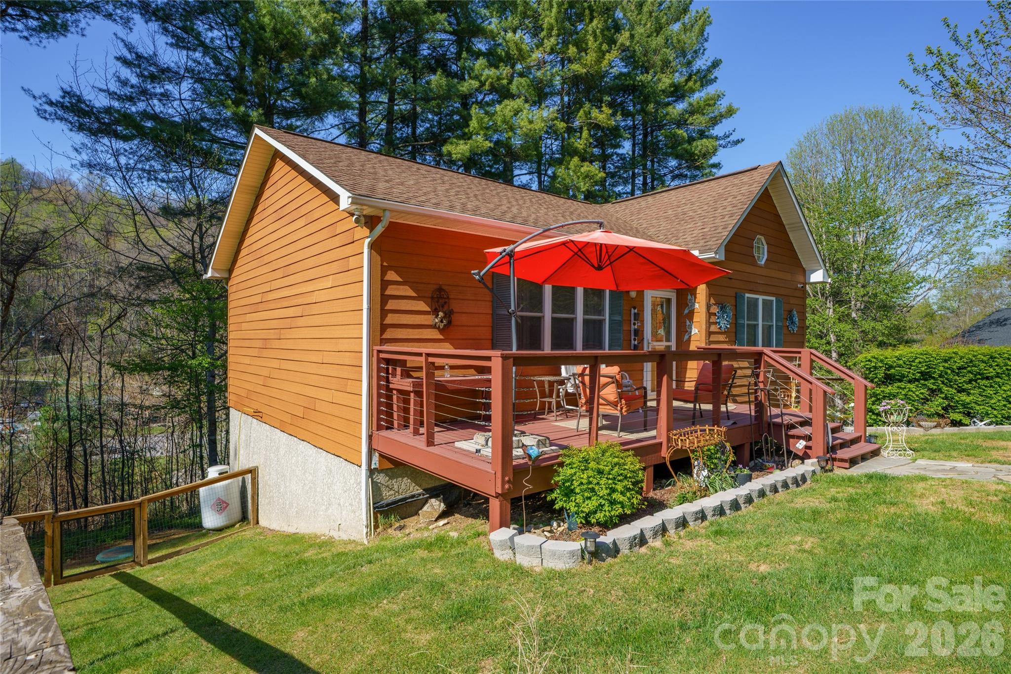 40 Whipoorwill Way — Waynesville