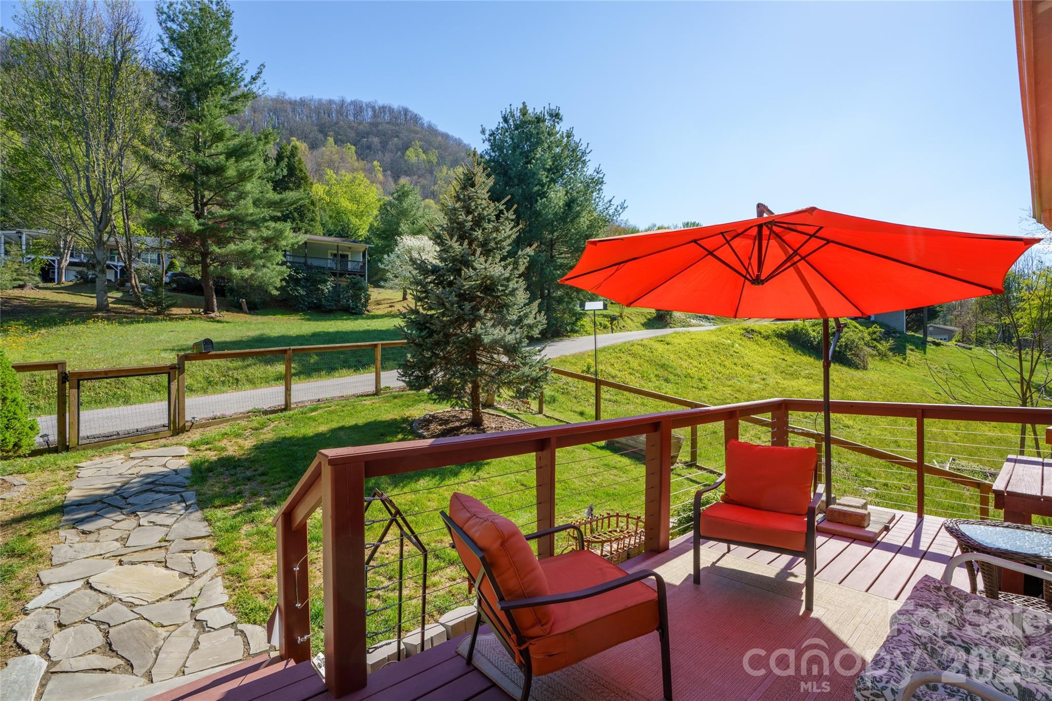 40 Whipoorwill Way — Waynesville