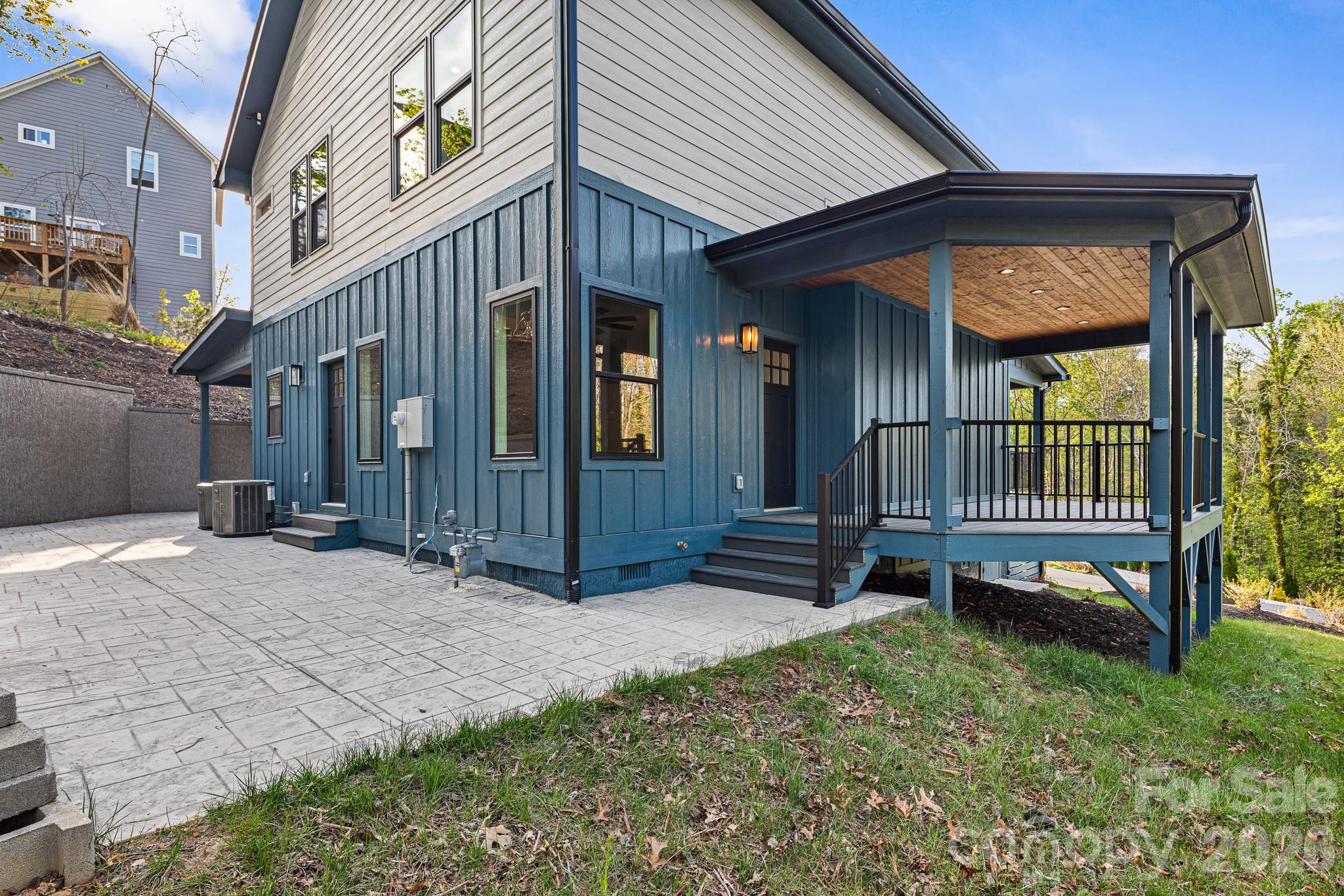 18 Winterhawk Drive — Arden