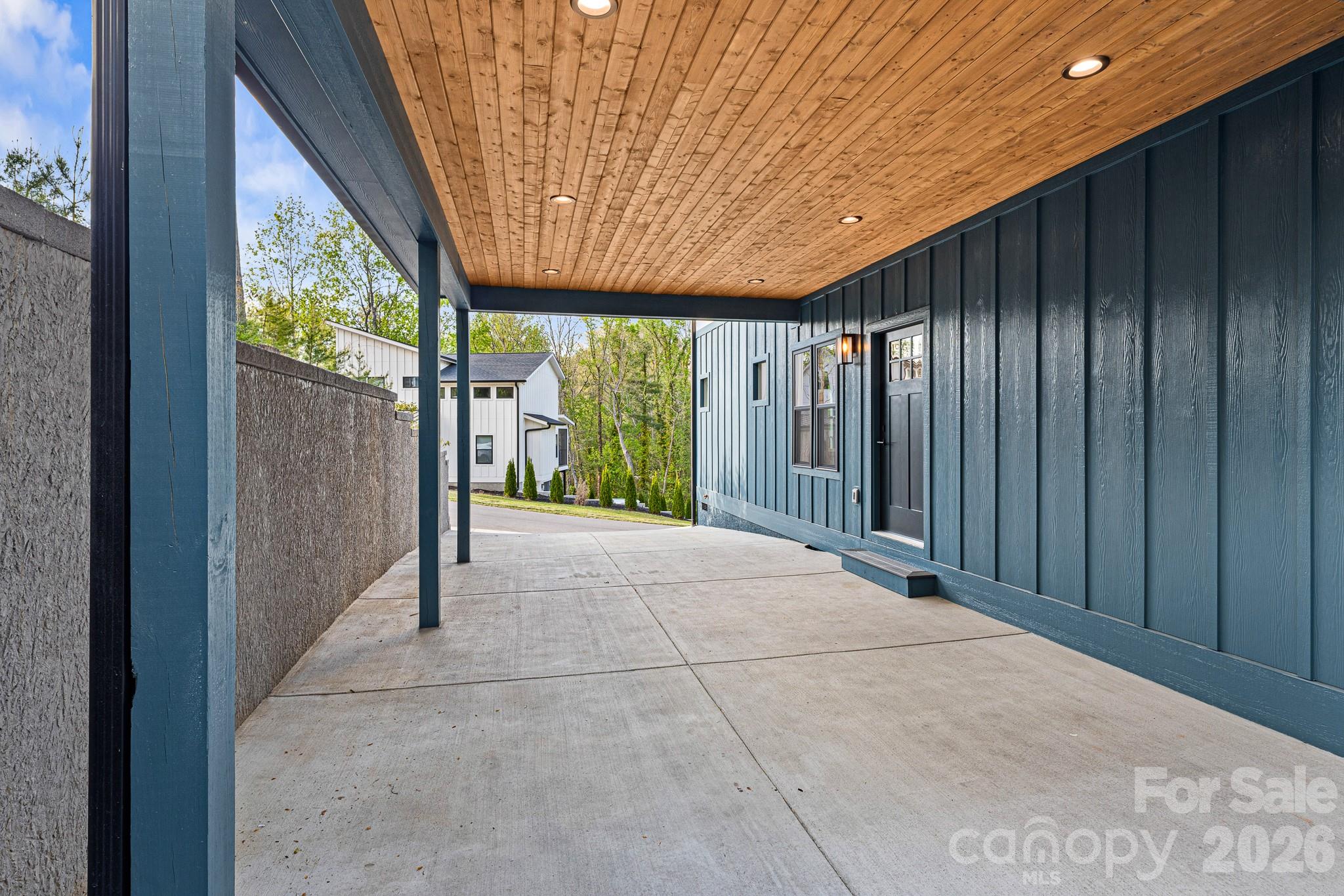 18 Winterhawk Drive — Arden