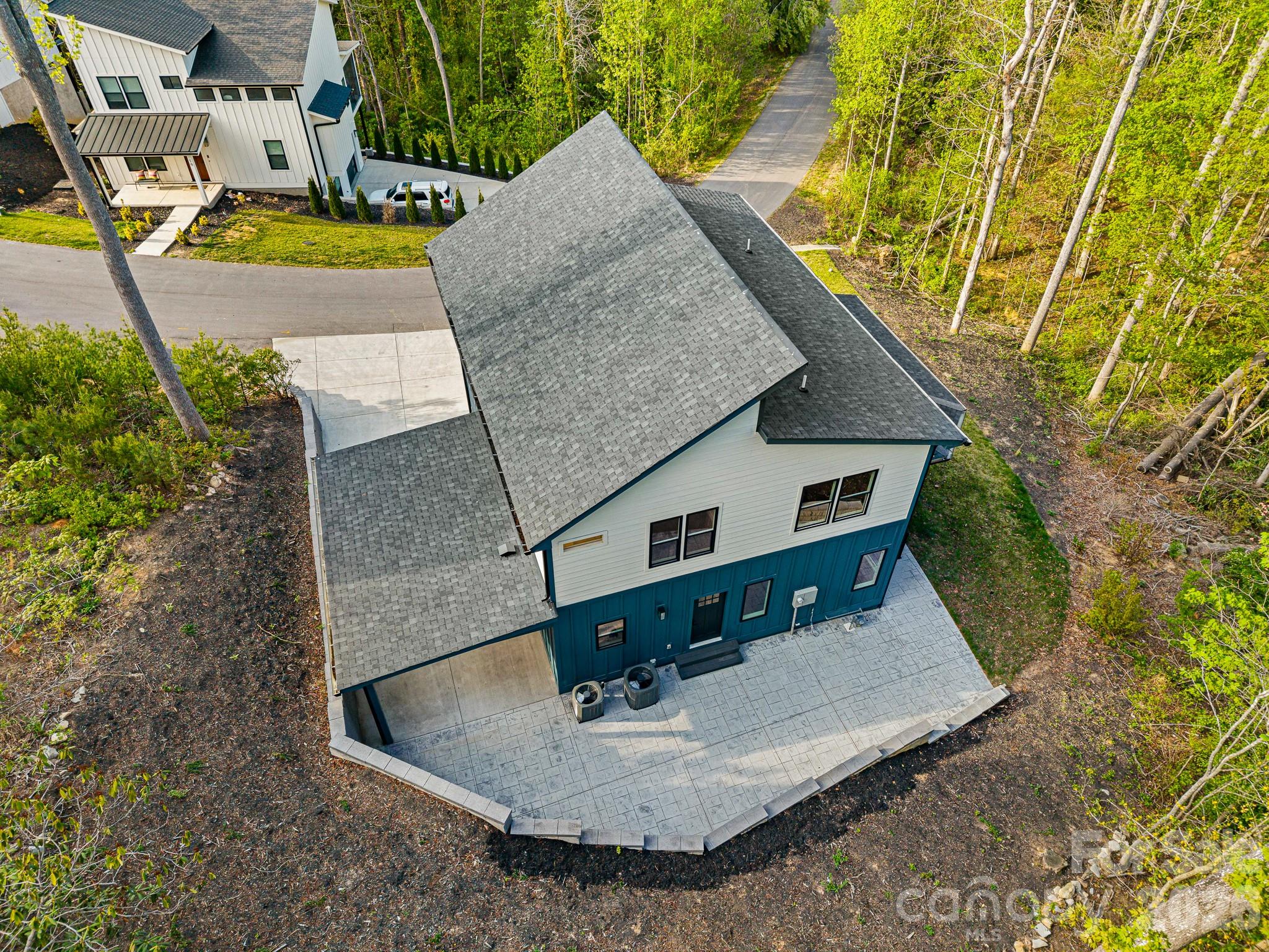 18 Winterhawk Drive — Arden