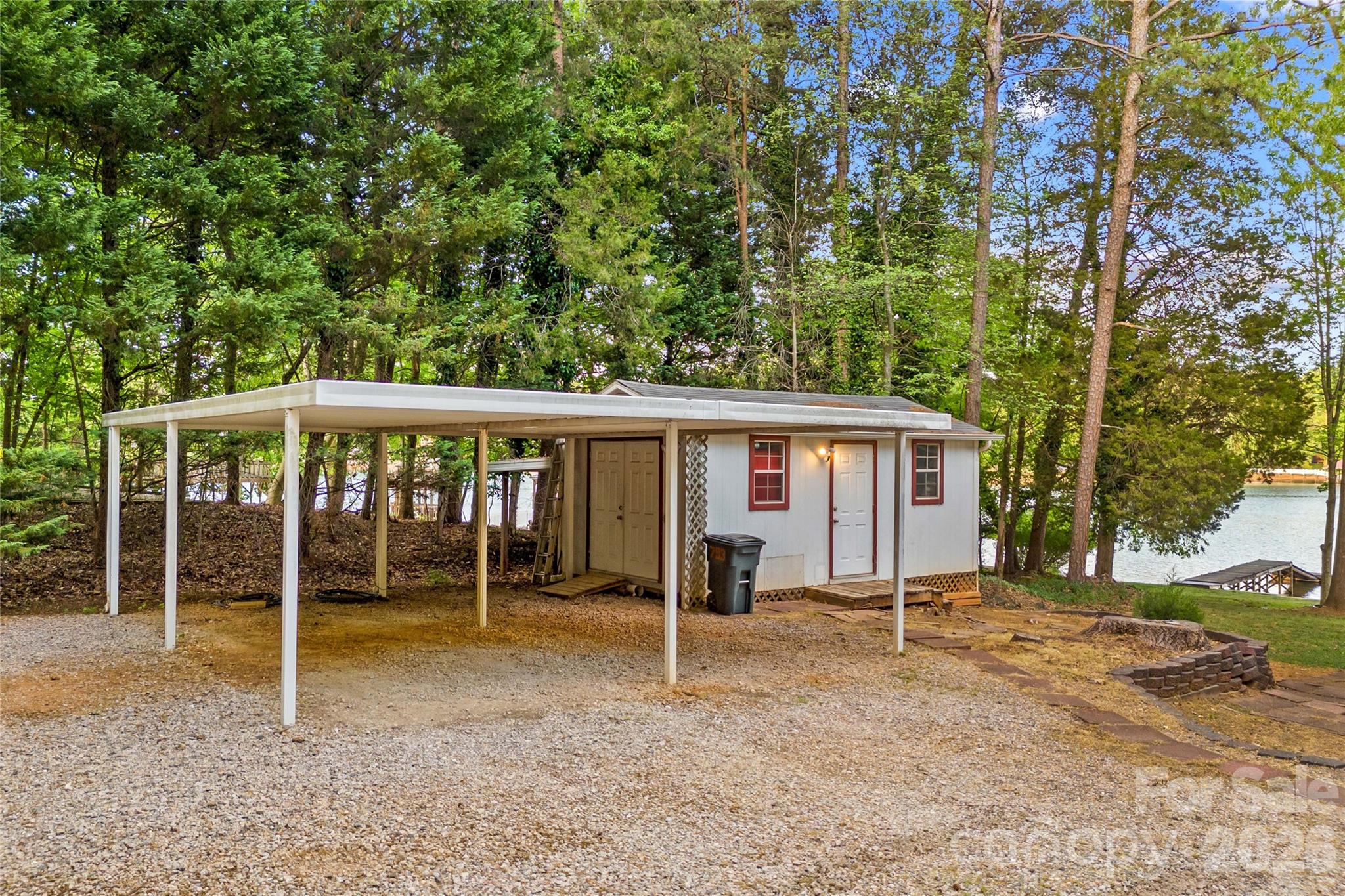 793 Kemp Road — Mooresville