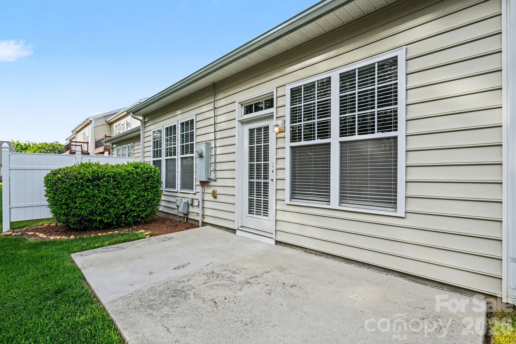 6005 Pale Moss Lane — Charlotte