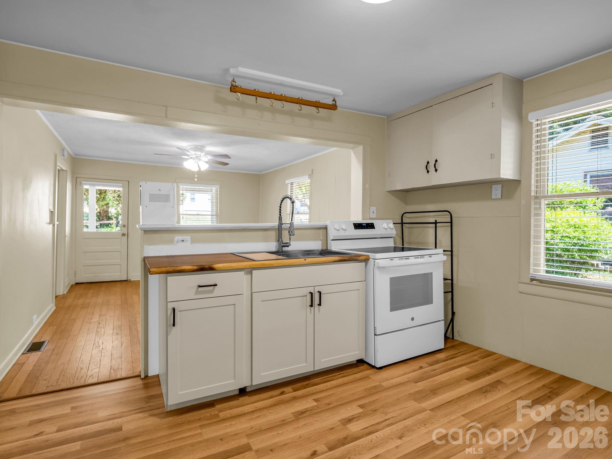 159 Onteora Boulevard — Asheville