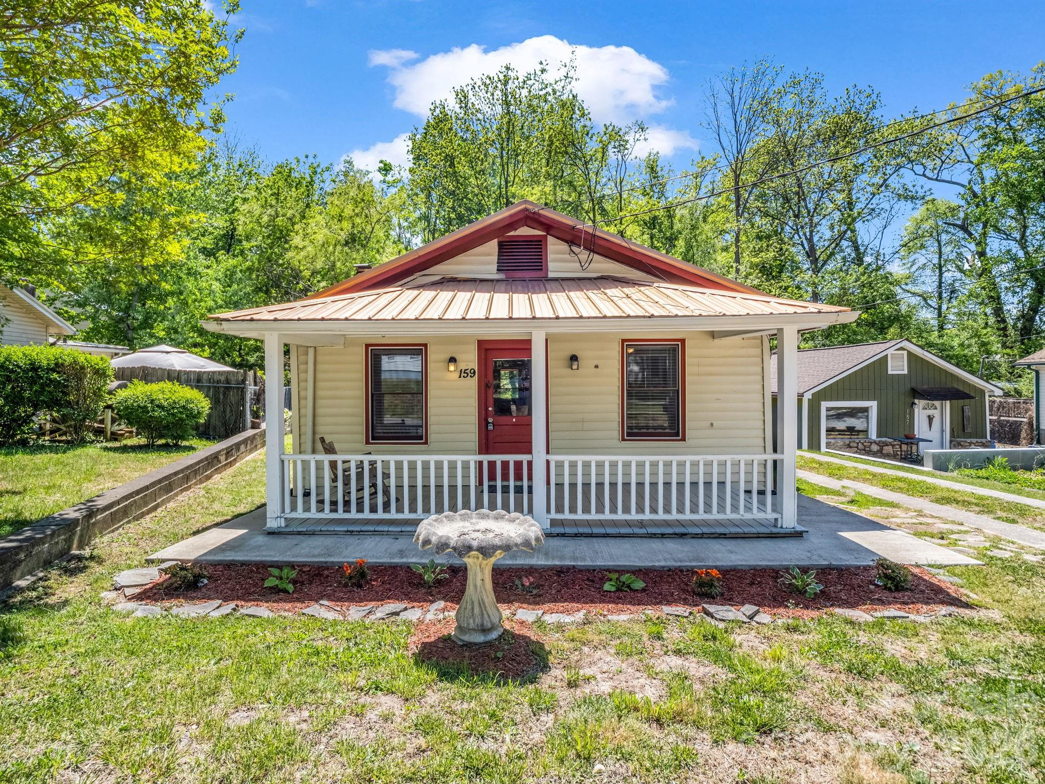 159 Onteora Boulevard — Asheville