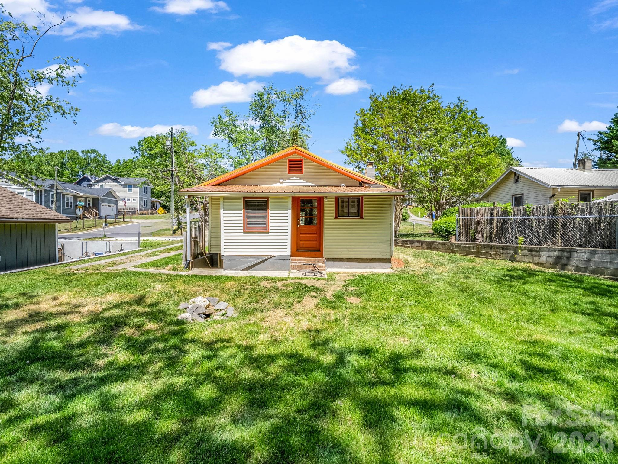 159 Onteora Boulevard — Asheville