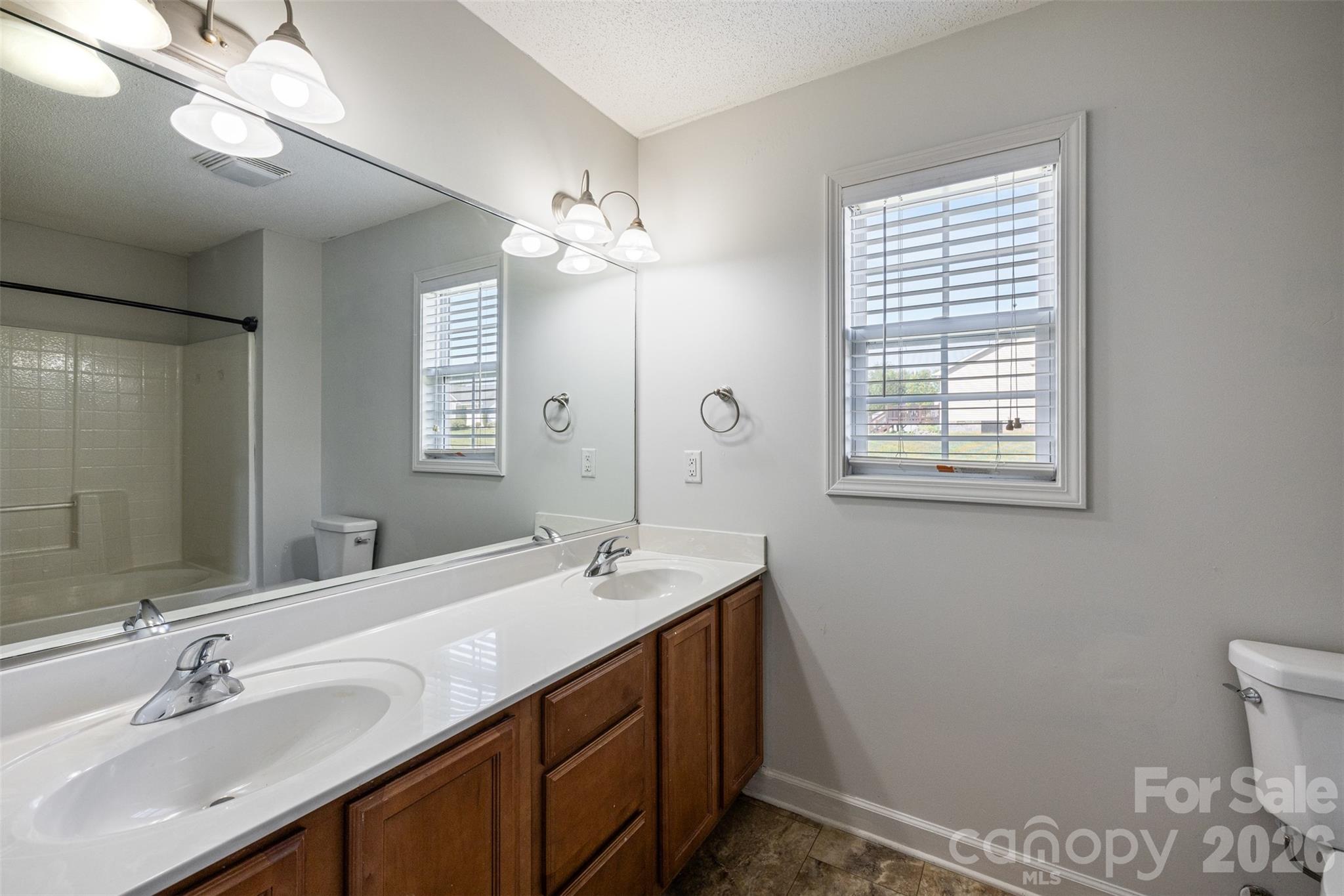 1575 Windy Holly Lane — Newton