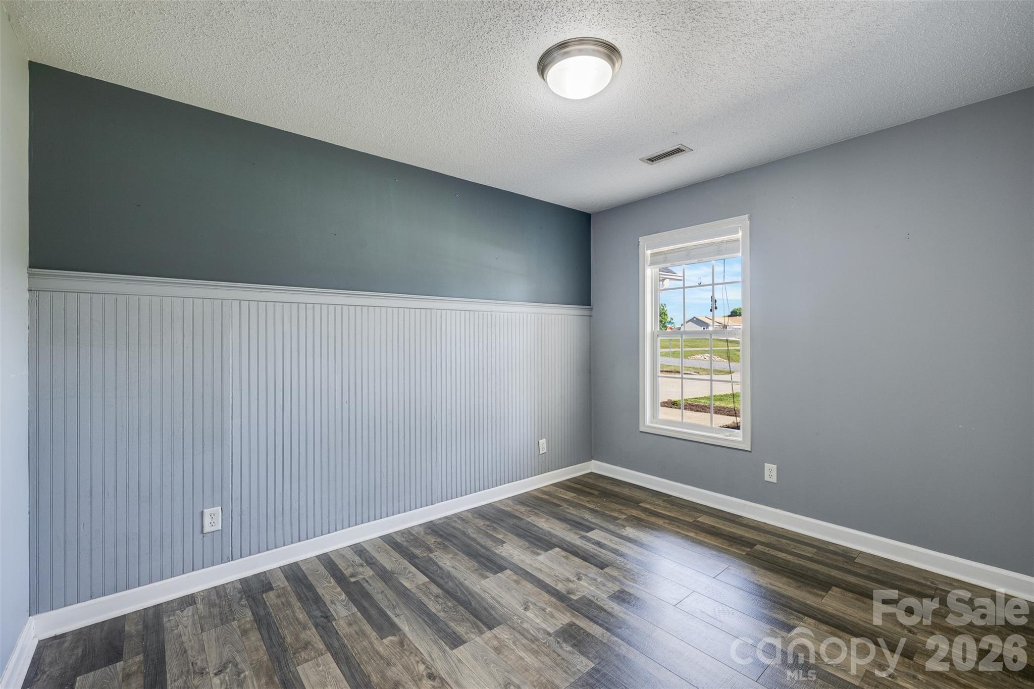 1575 Windy Holly Lane — Newton