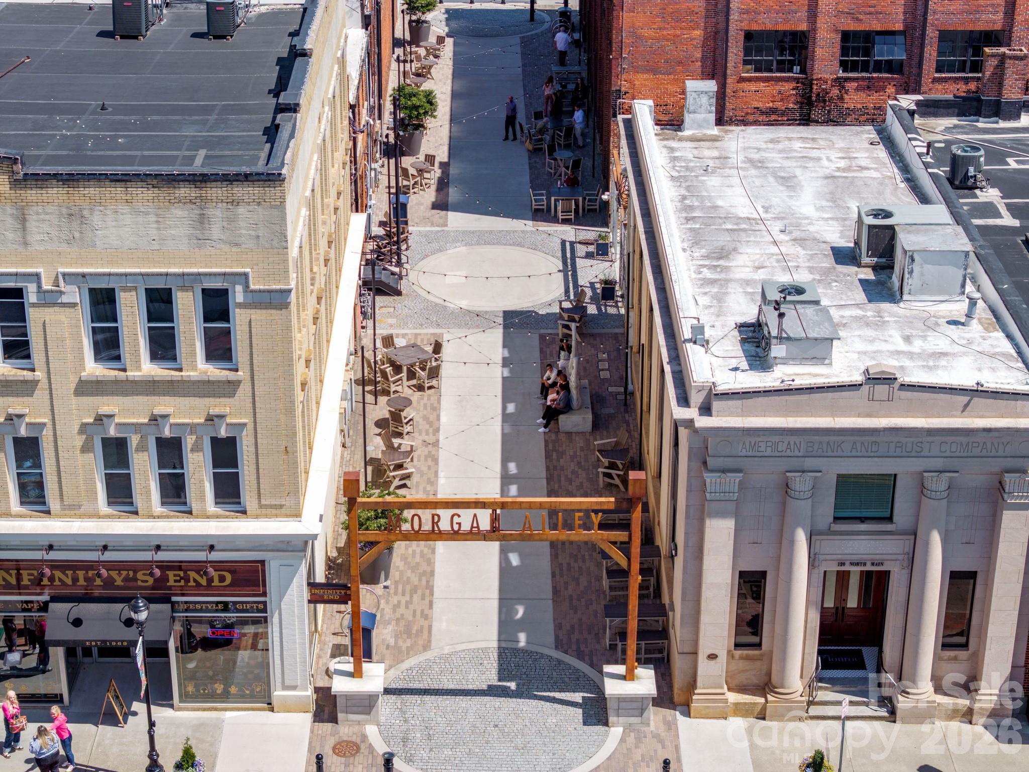 905 W Franklin Street — Monroe