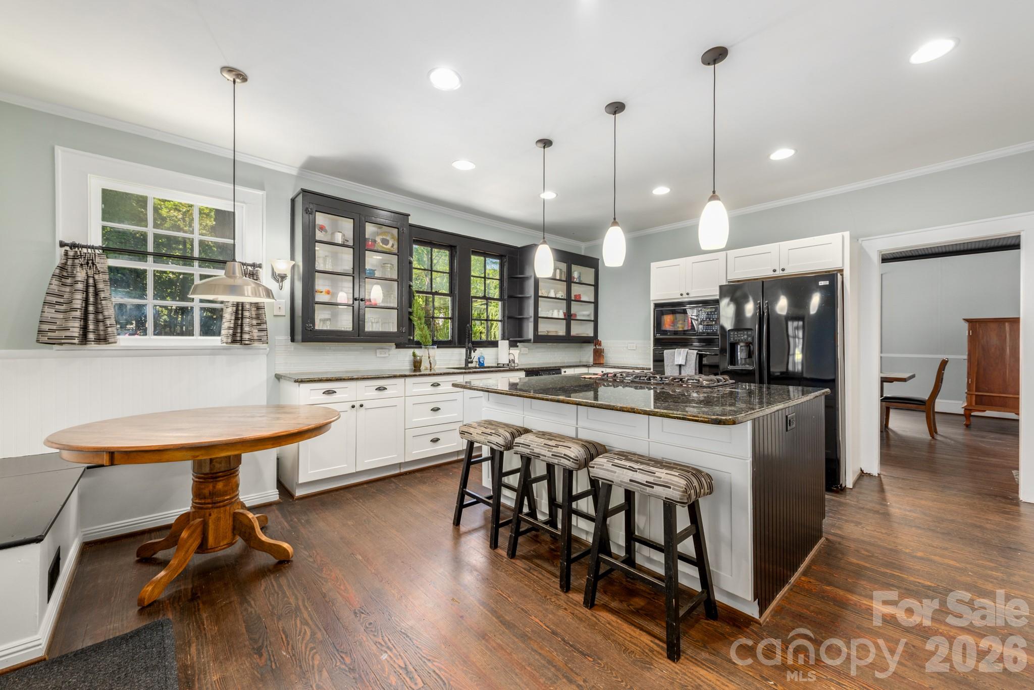 905 W Franklin Street — Monroe