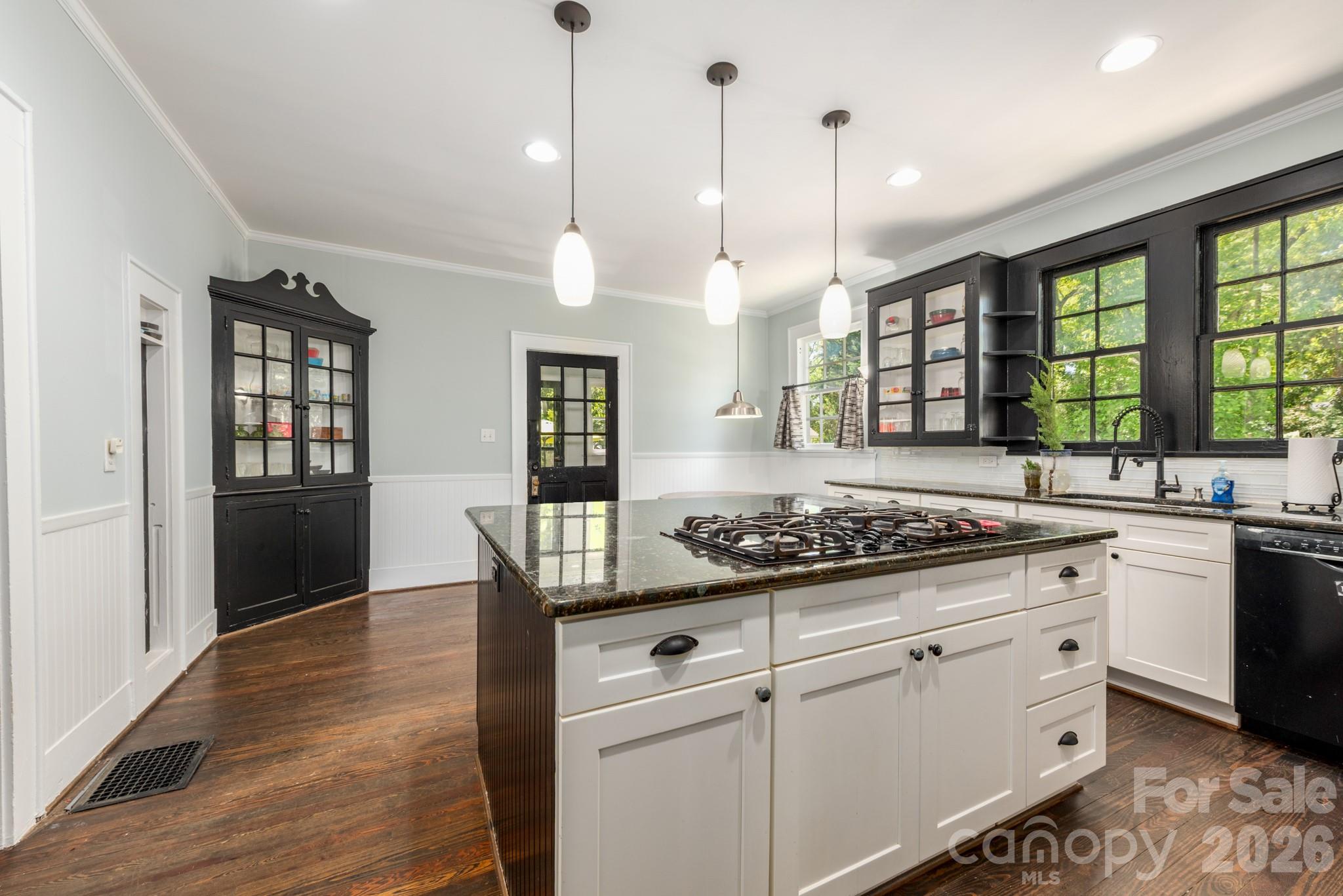 905 W Franklin Street — Monroe