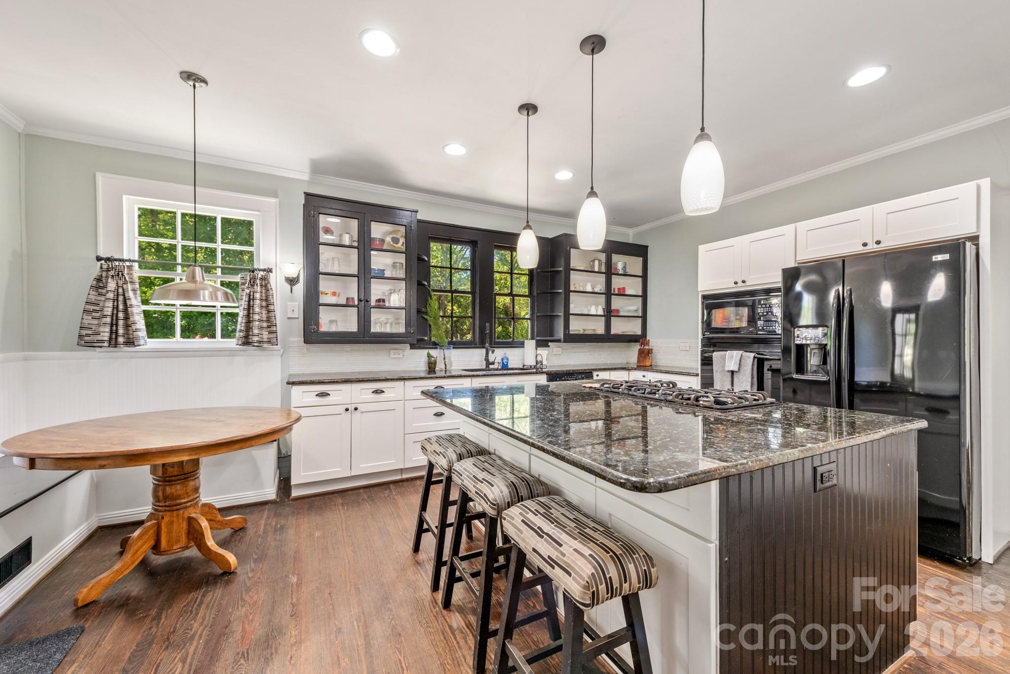 905 W Franklin Street — Monroe