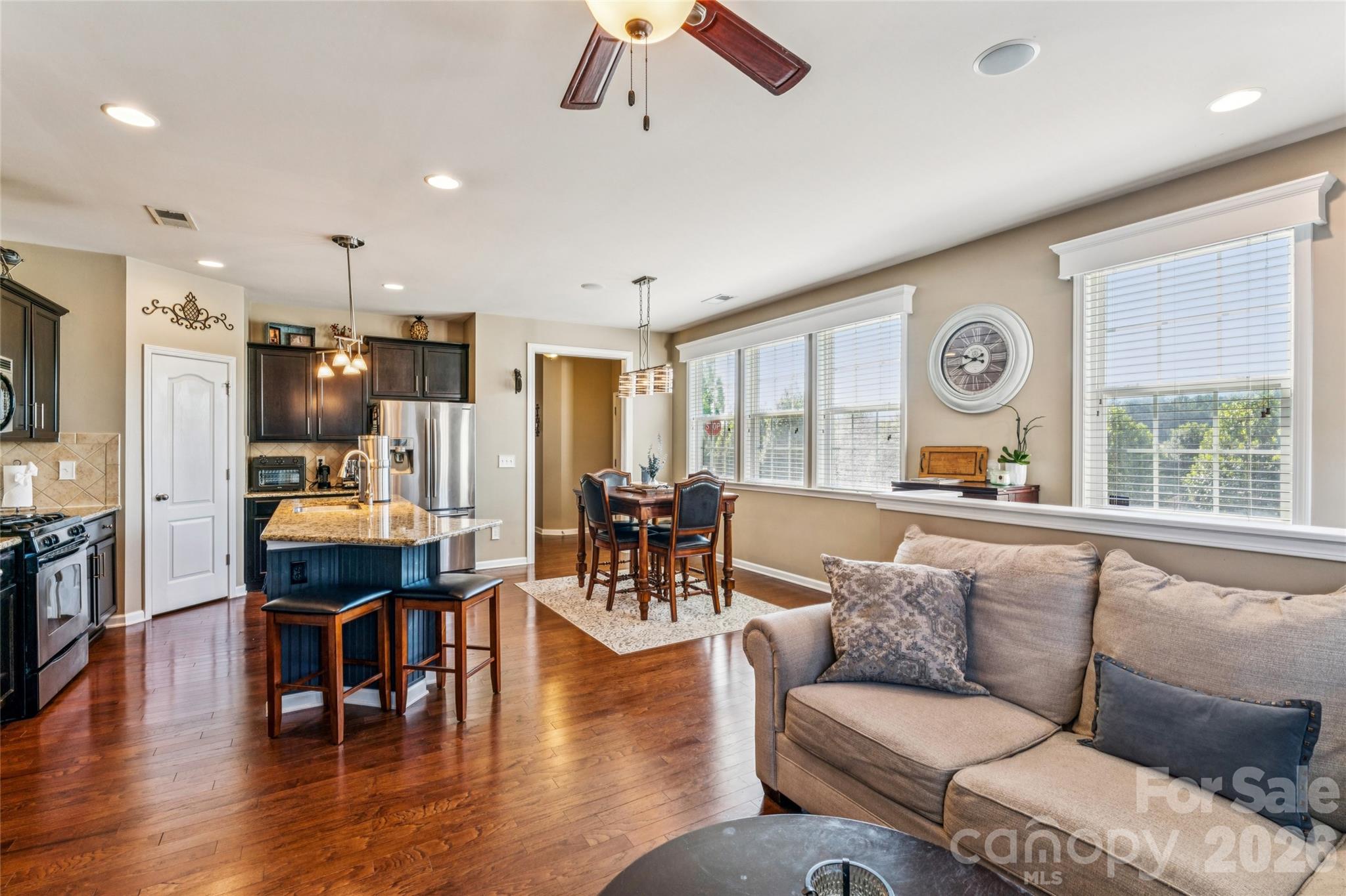 8211 Viewpoint Lane — Cornelius