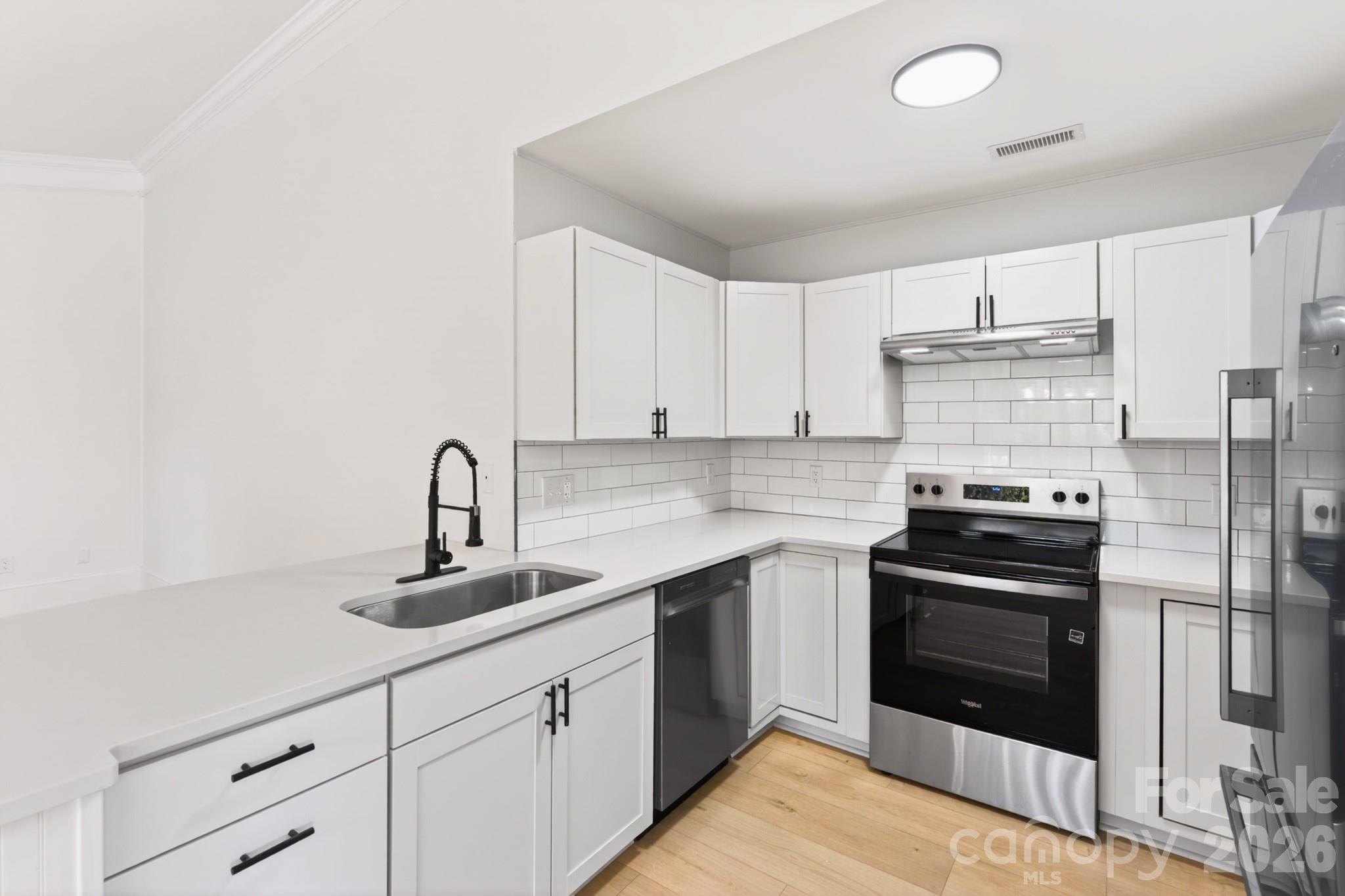 102 Daventry Place — Mooresville