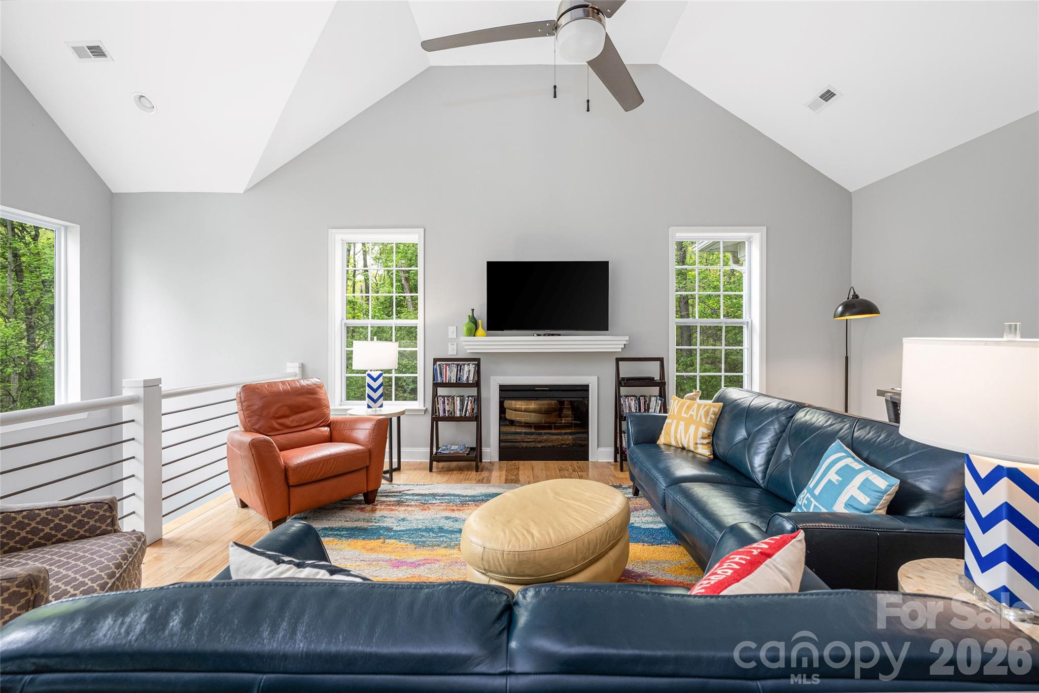 1325 Lytton Lane — Catawba