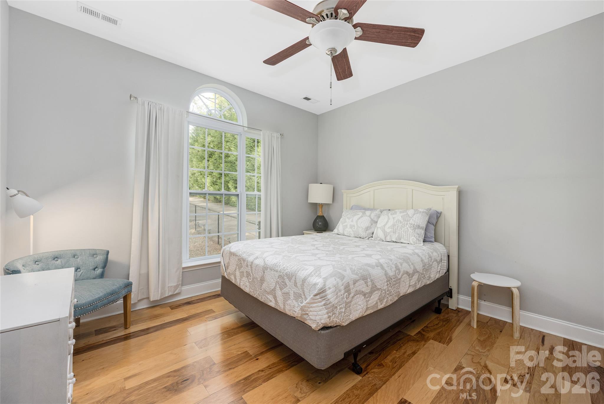 1325 Lytton Lane — Catawba