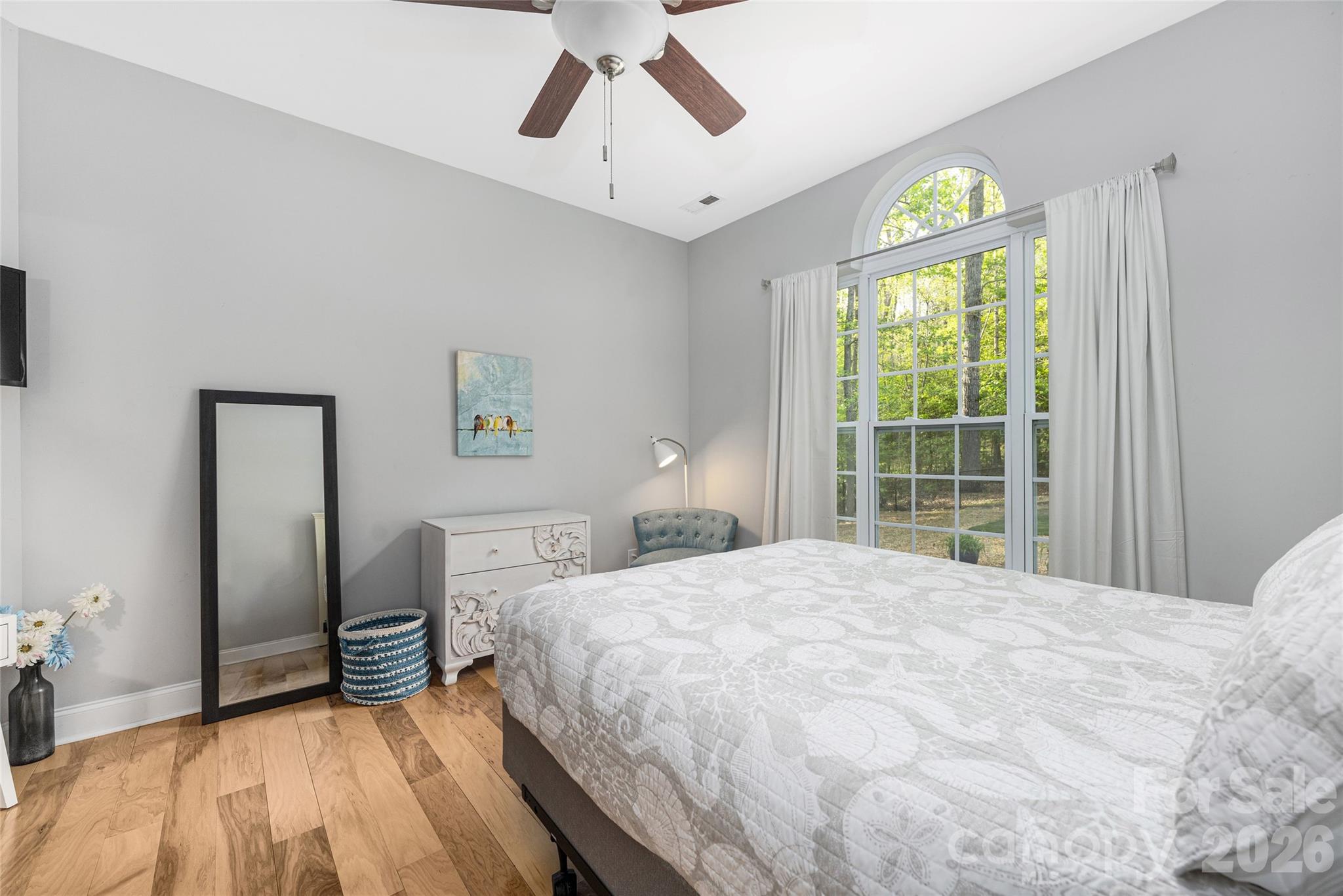 1325 Lytton Lane — Catawba