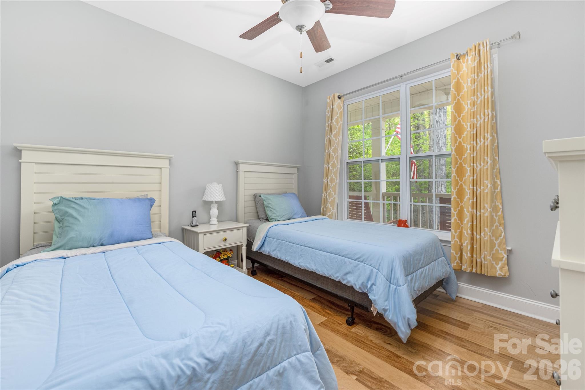 1325 Lytton Lane — Catawba