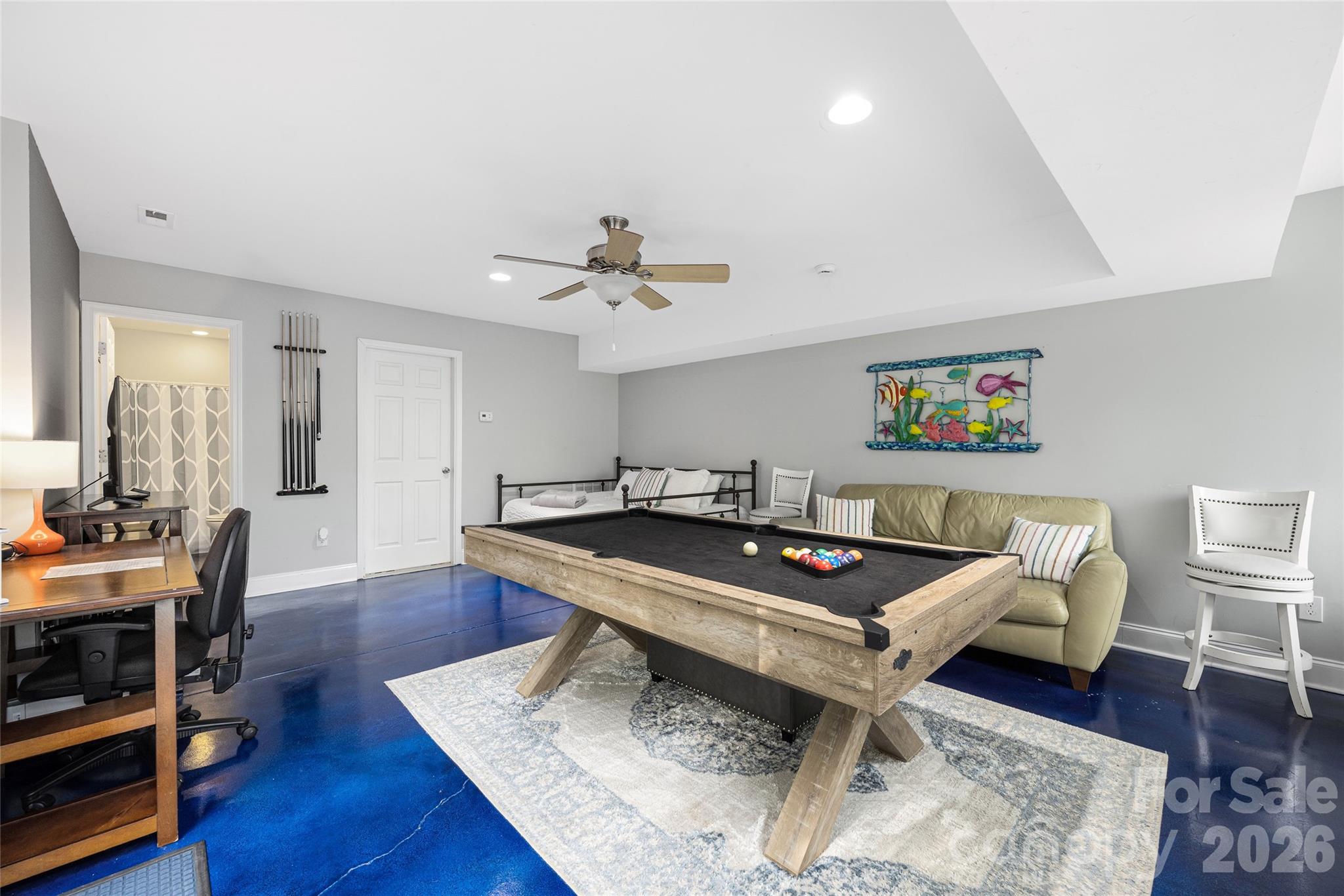 1325 Lytton Lane — Catawba