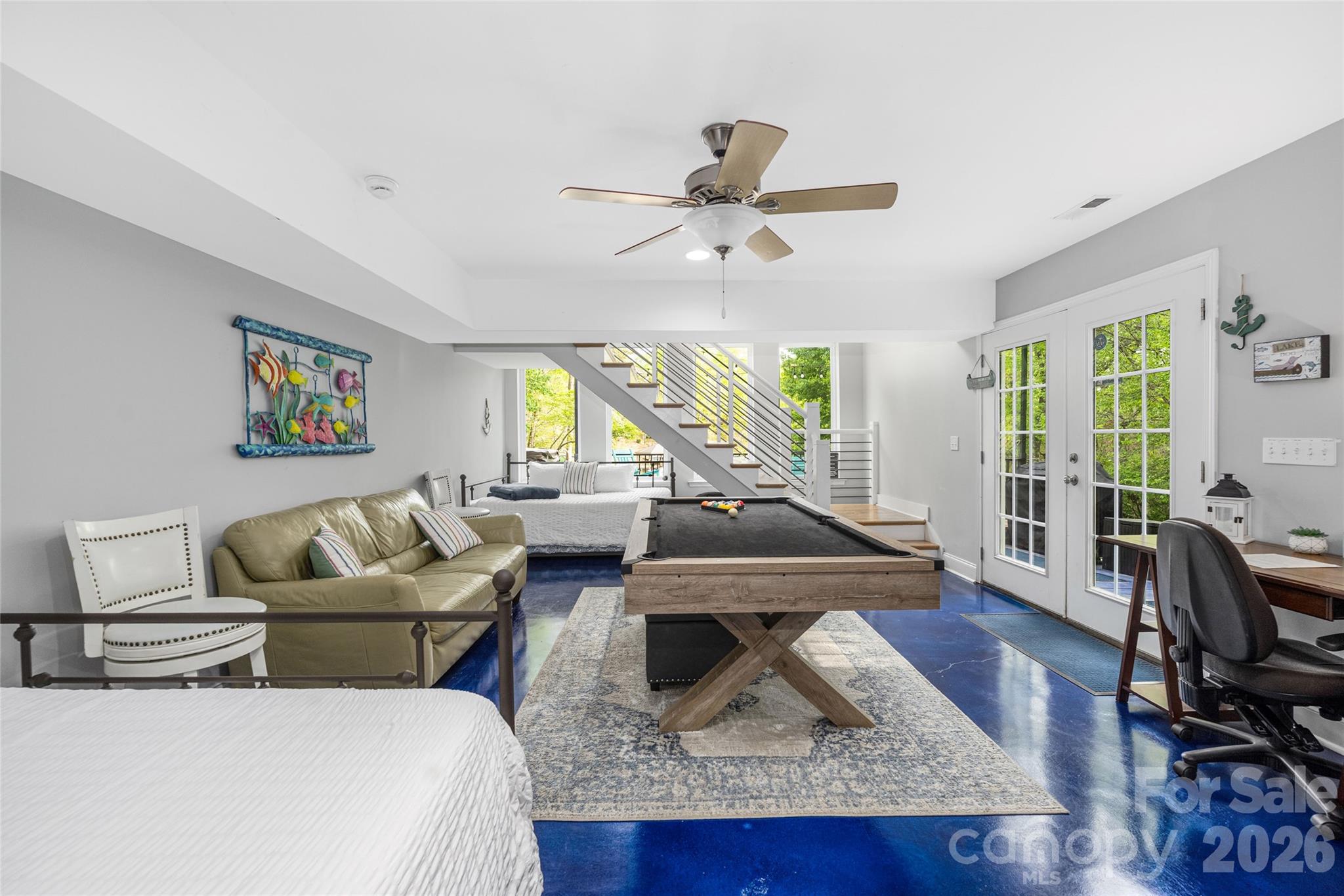 1325 Lytton Lane — Catawba