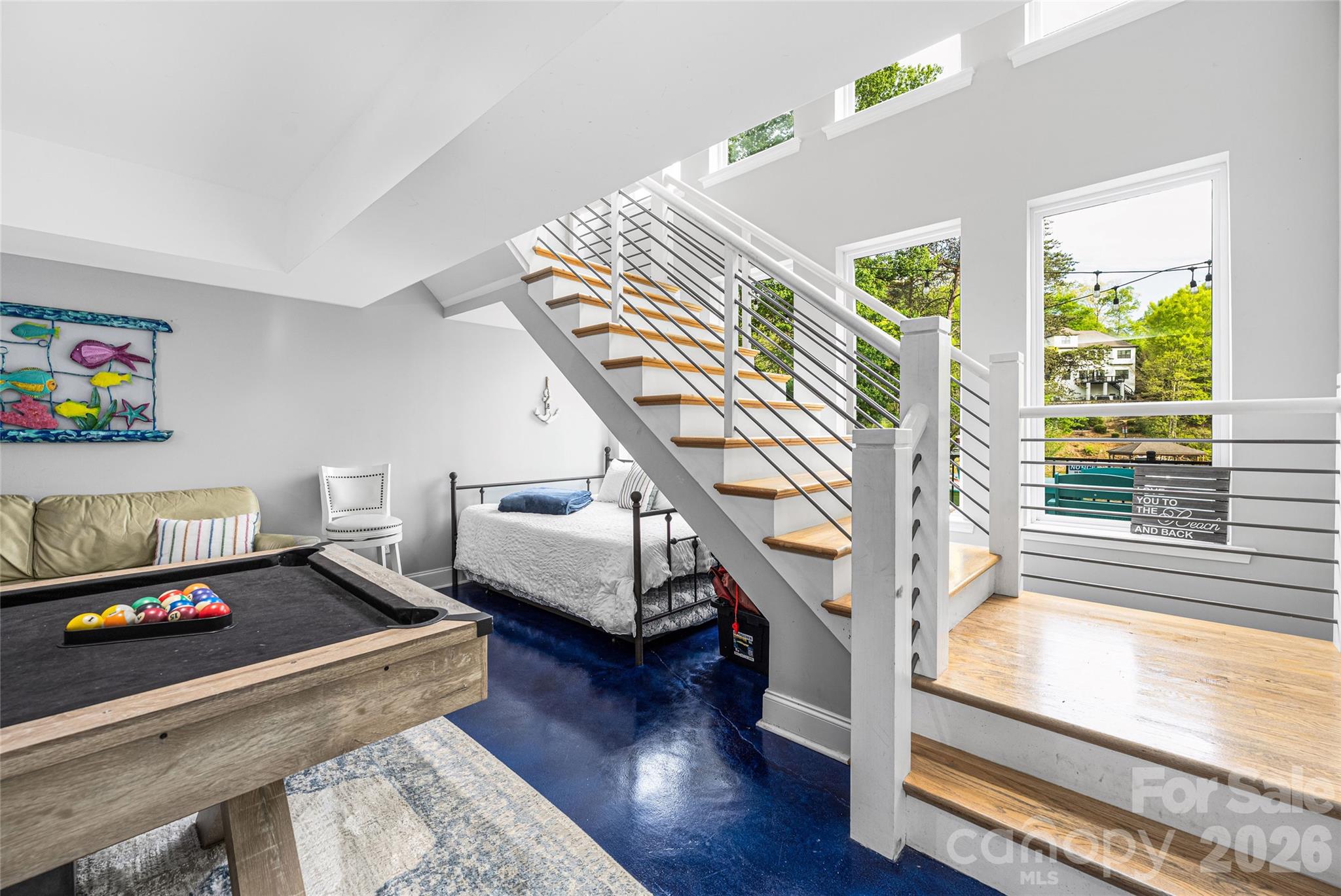 1325 Lytton Lane — Catawba