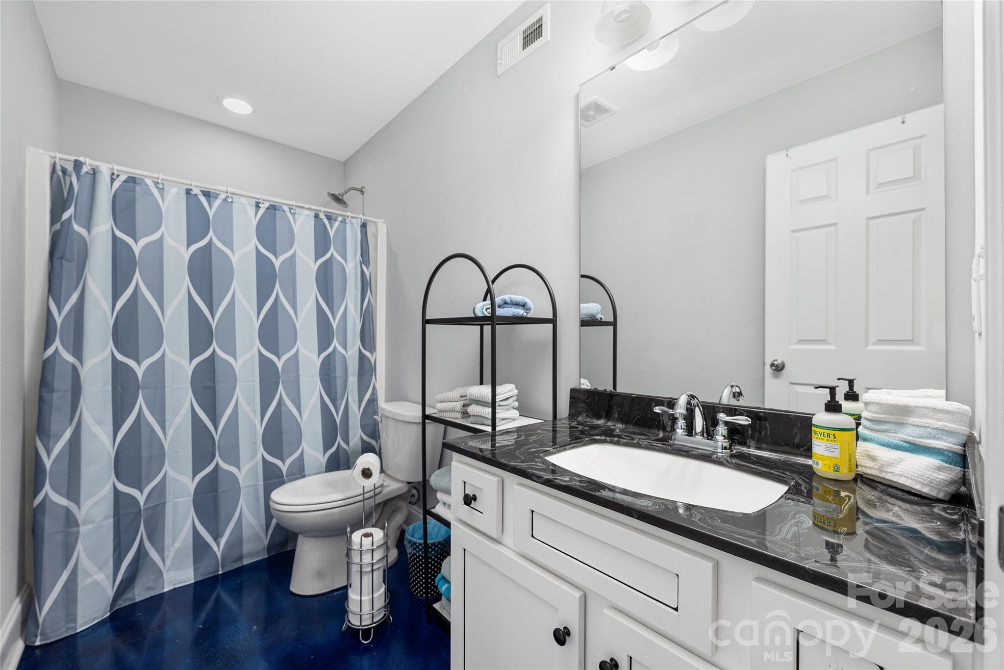 1325 Lytton Lane — Catawba