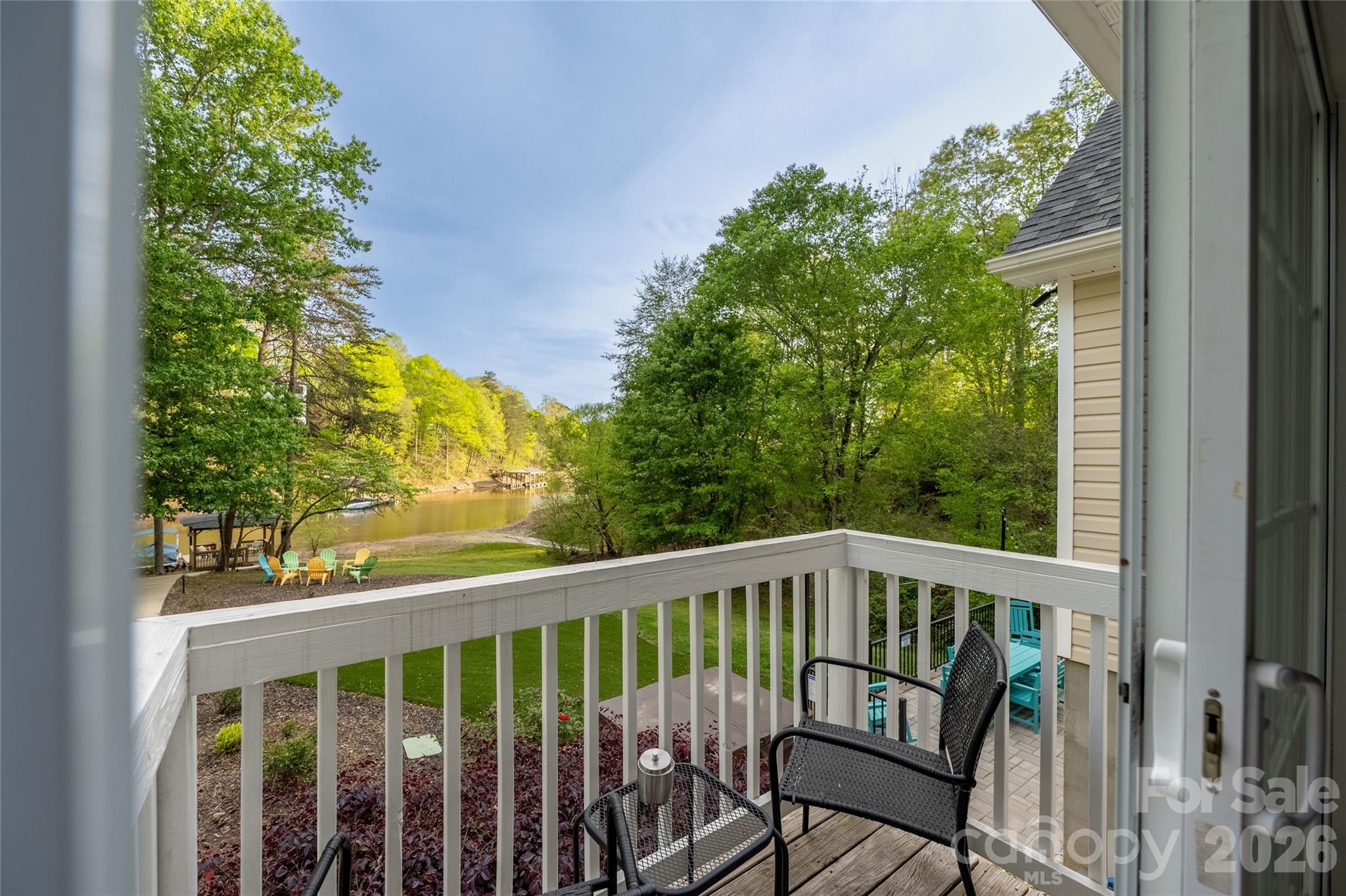 1325 Lytton Lane — Catawba