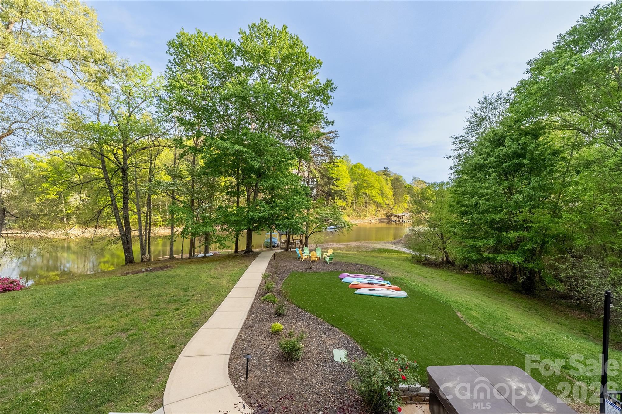 1325 Lytton Lane — Catawba