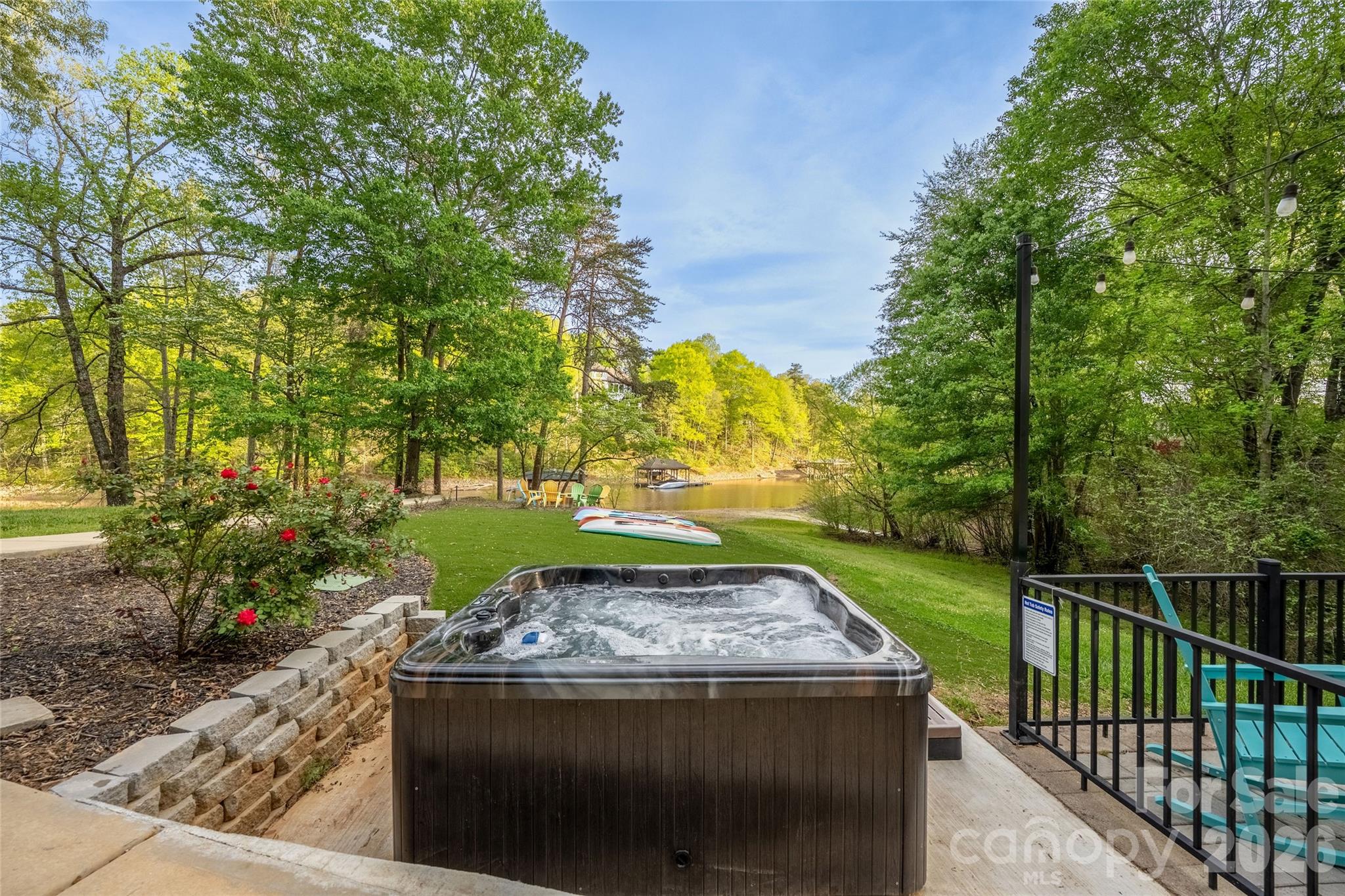 1325 Lytton Lane — Catawba