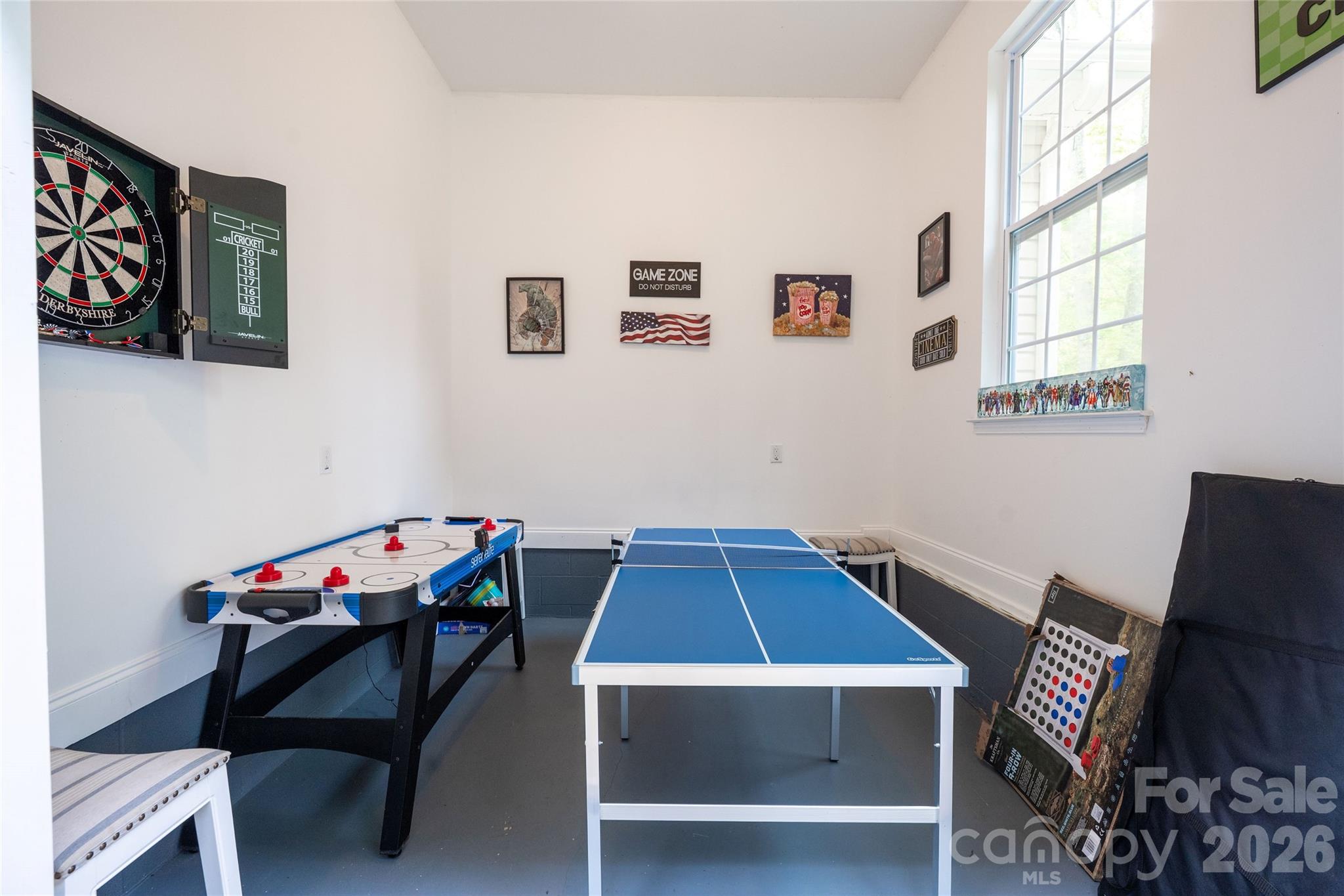 1325 Lytton Lane — Catawba