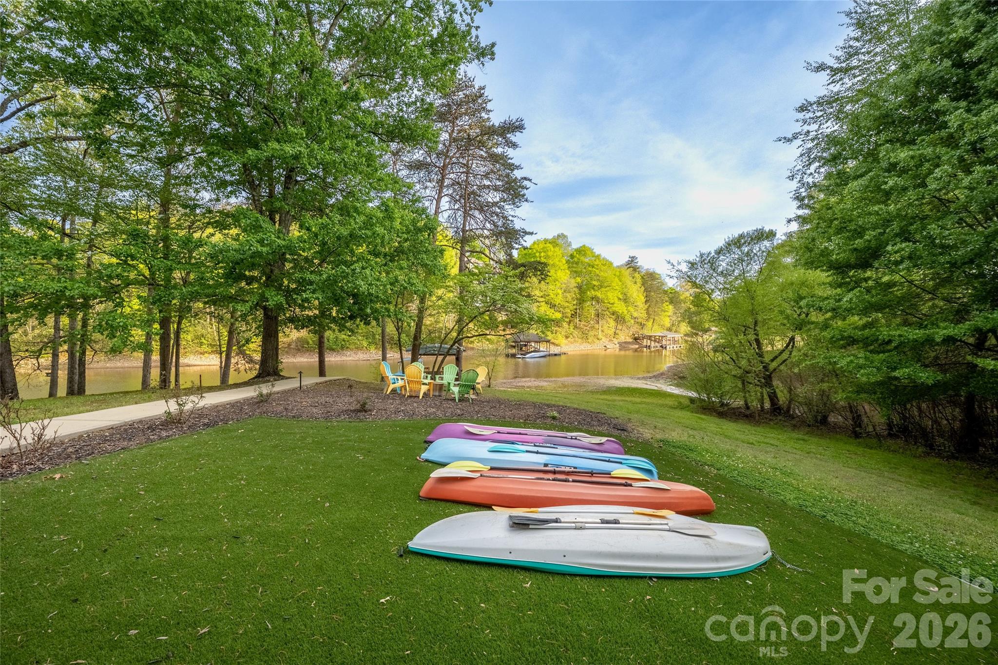 1325 Lytton Lane — Catawba