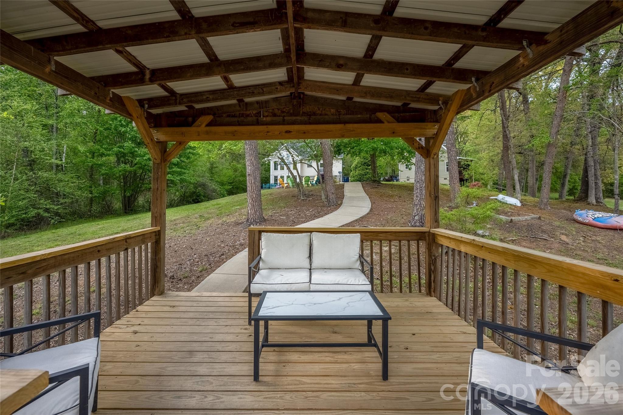 1325 Lytton Lane — Catawba