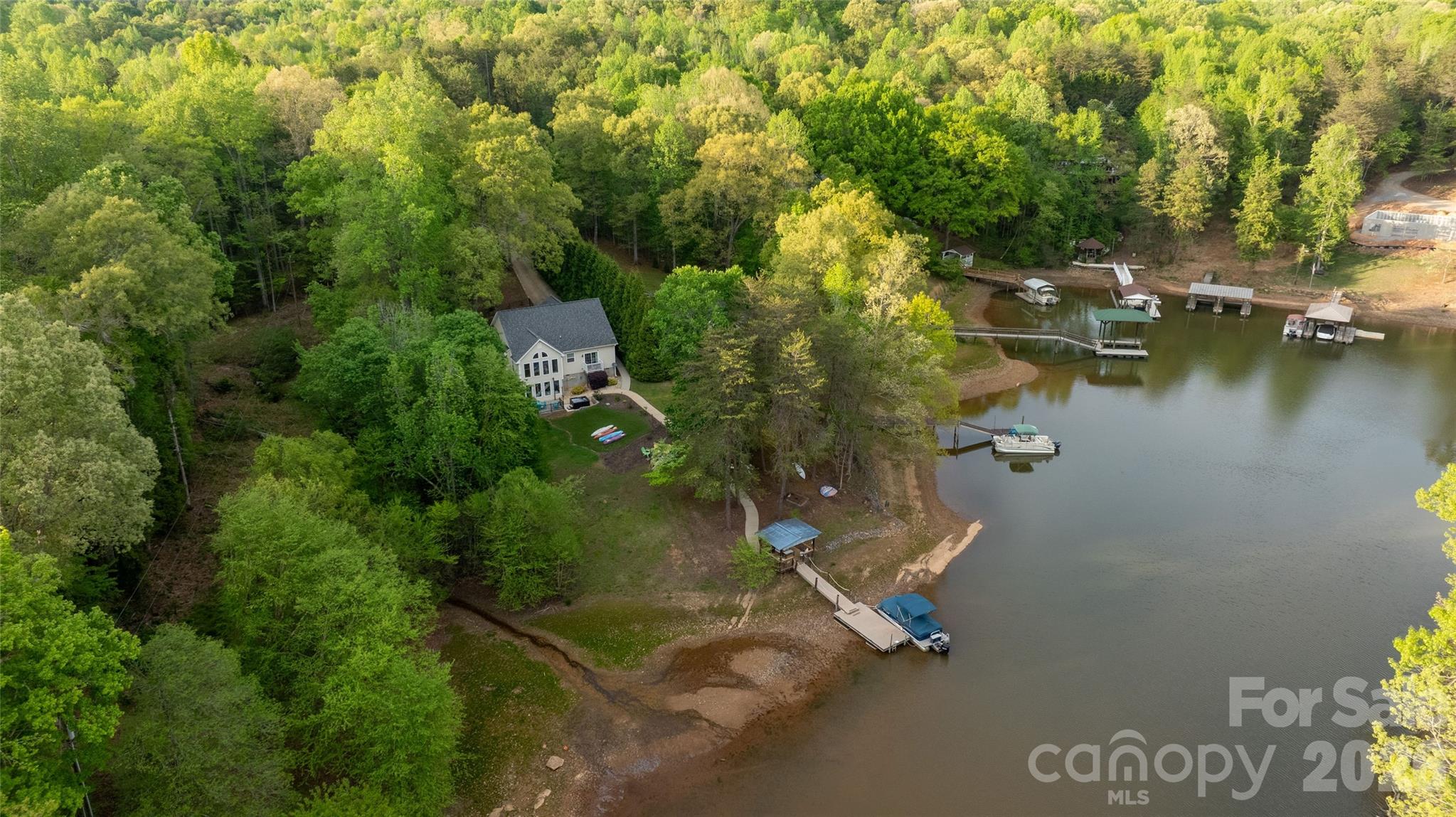 1325 Lytton Lane — Catawba