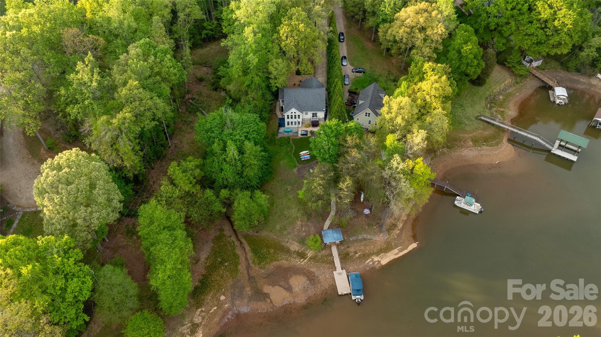 1325 Lytton Lane — Catawba