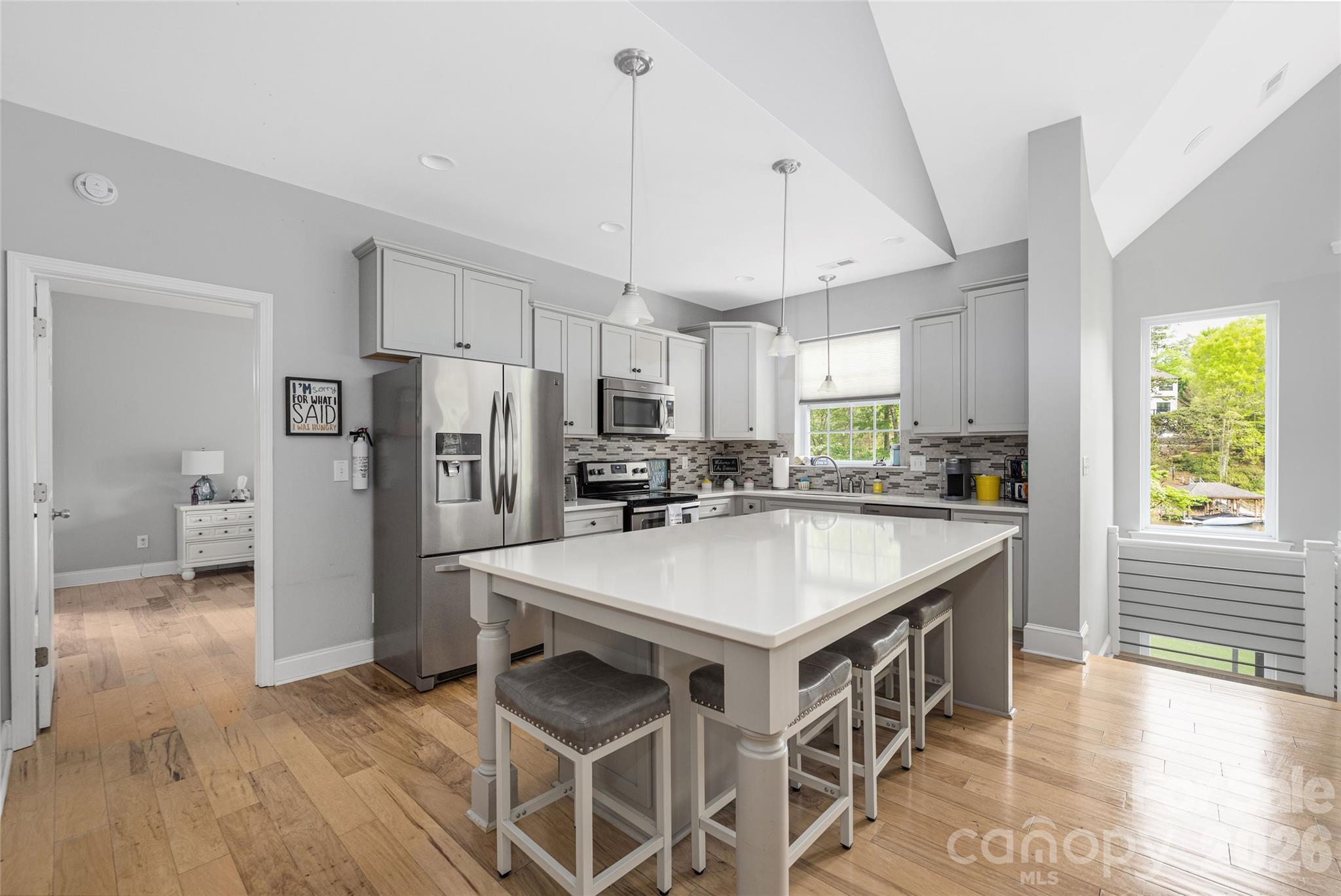 1325 Lytton Lane — Catawba