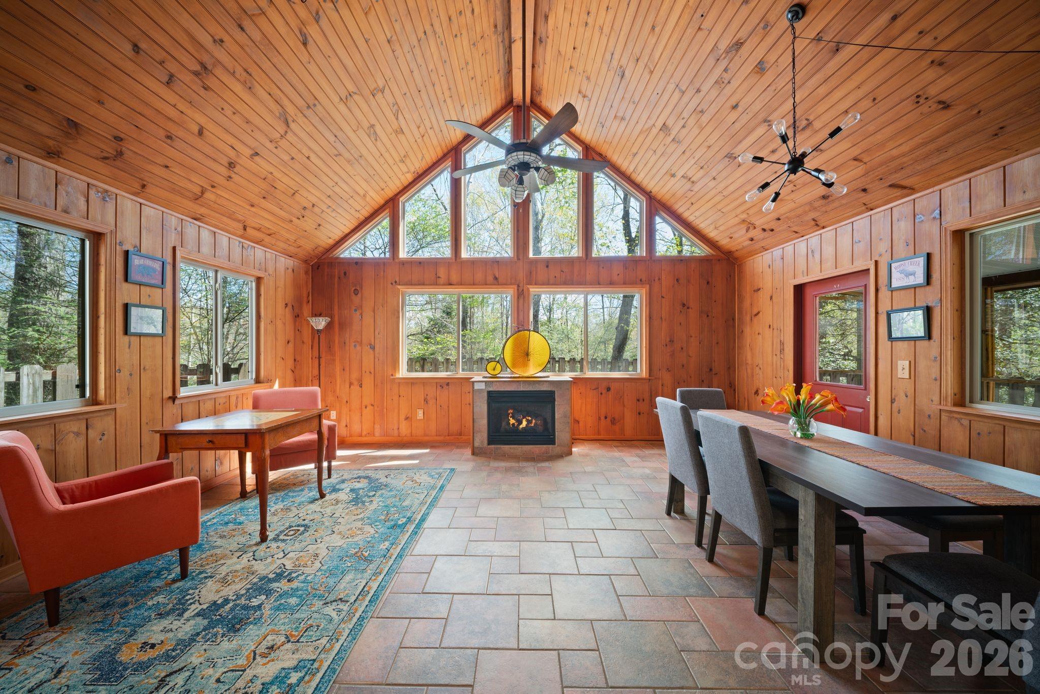 363 S Sequoyah Lane — Brevard