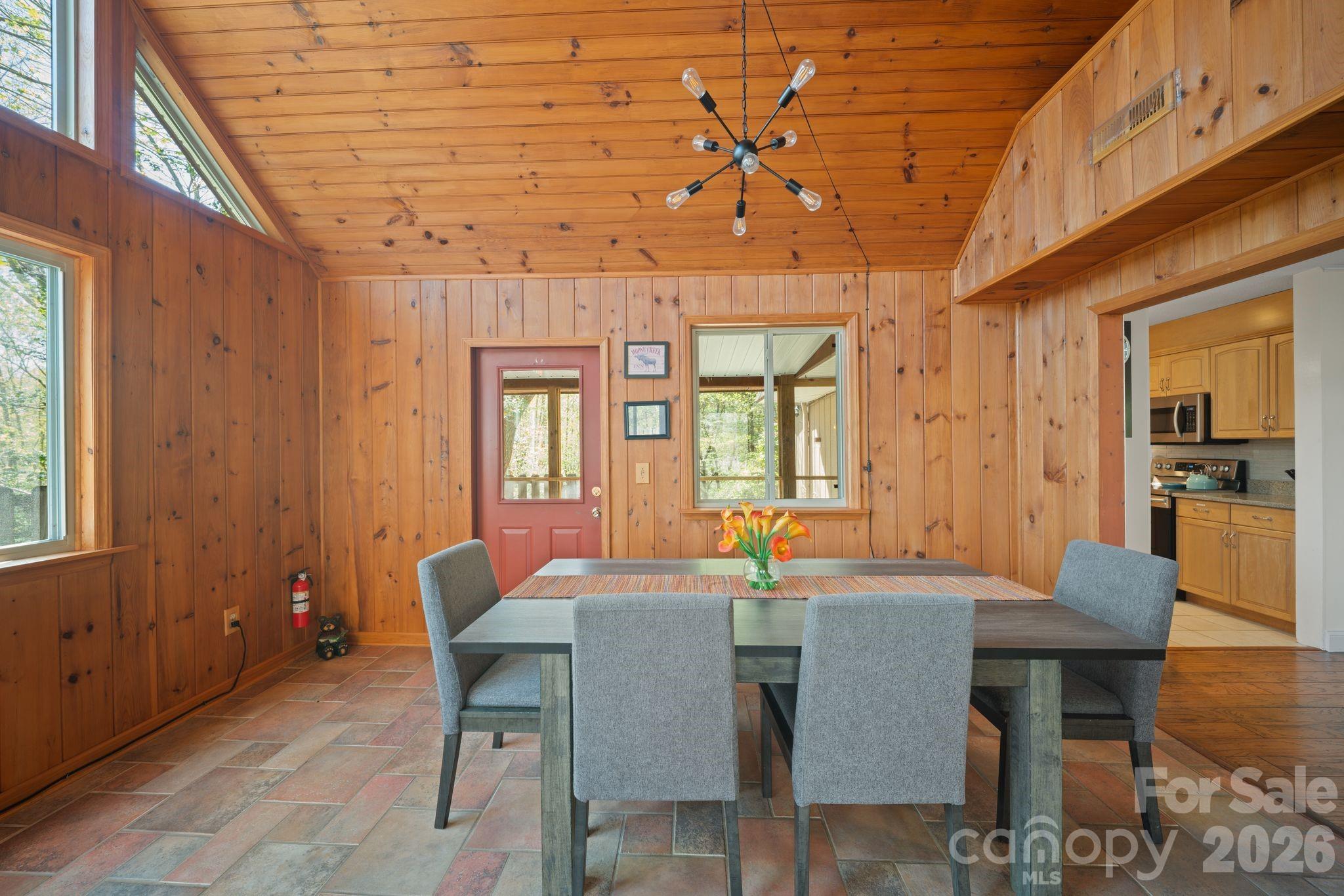 363 S Sequoyah Lane — Brevard