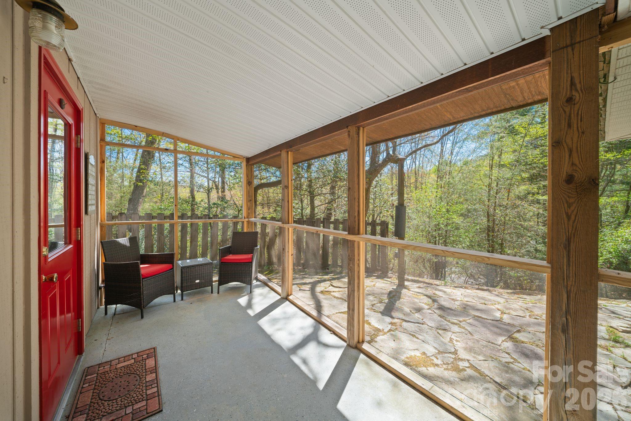 363 S Sequoyah Lane — Brevard