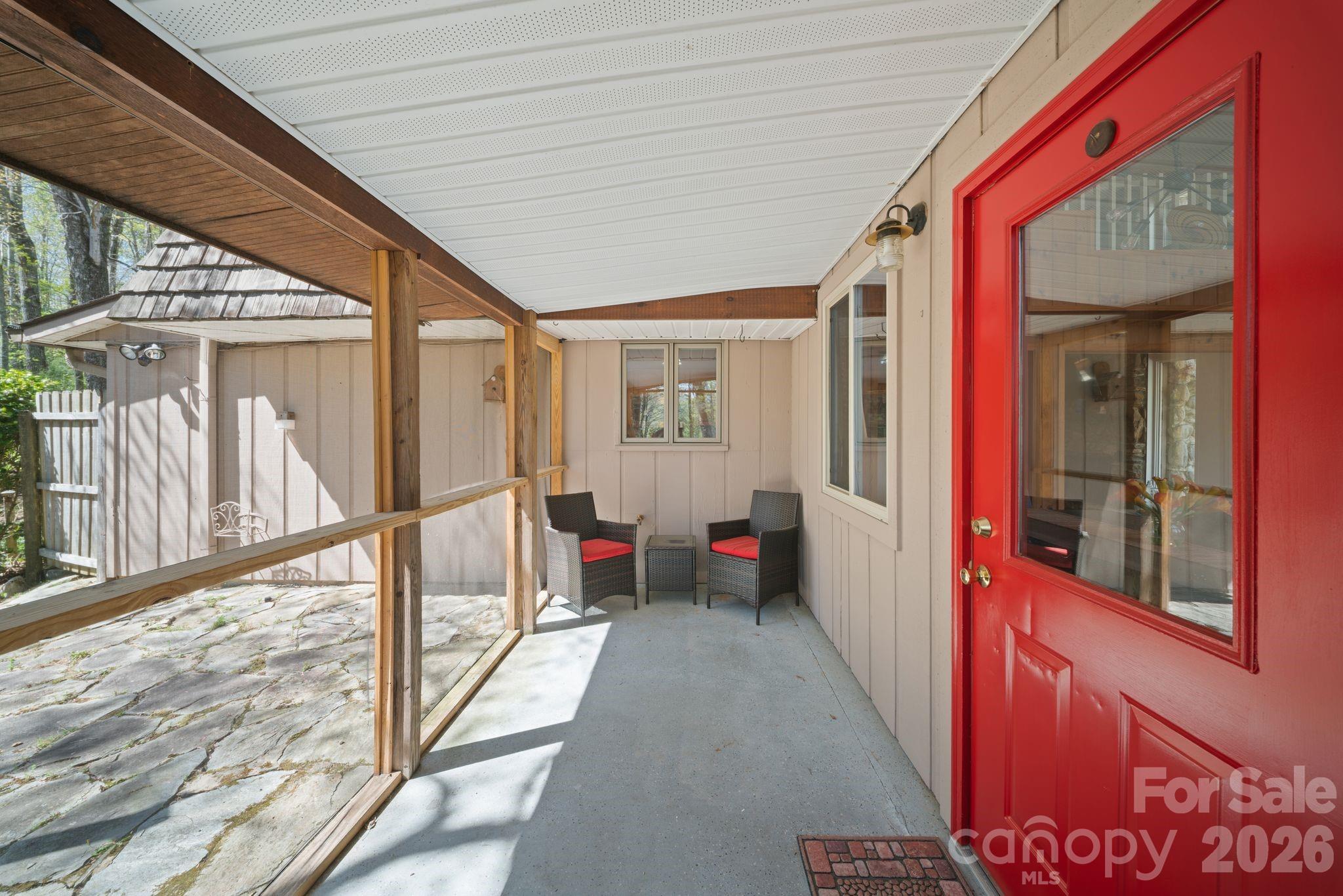 363 S Sequoyah Lane — Brevard