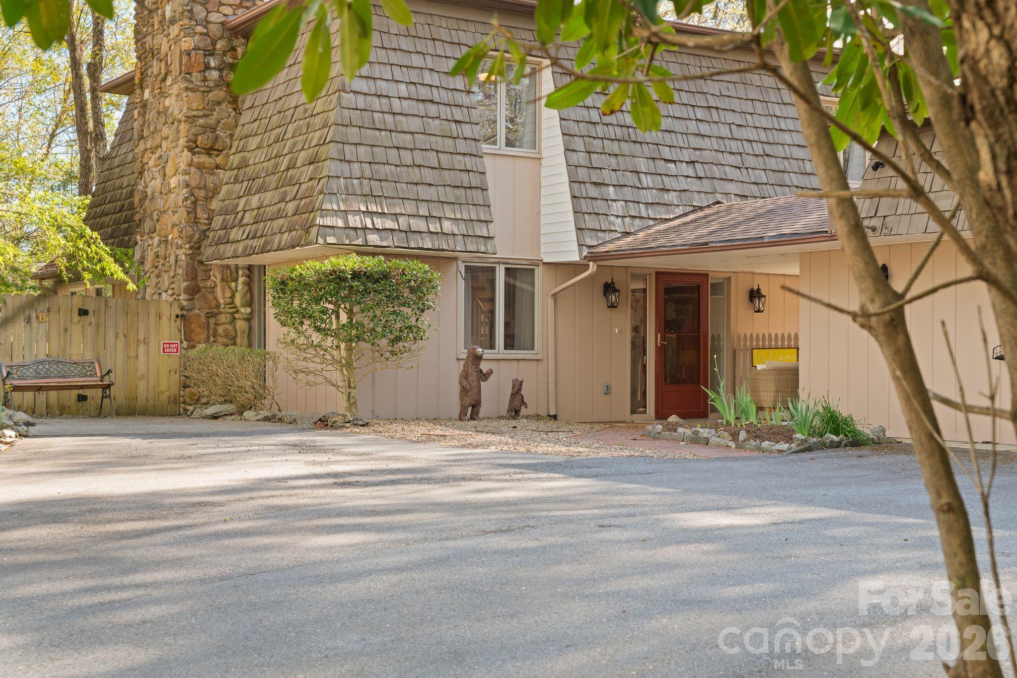 363 S Sequoyah Lane — Brevard